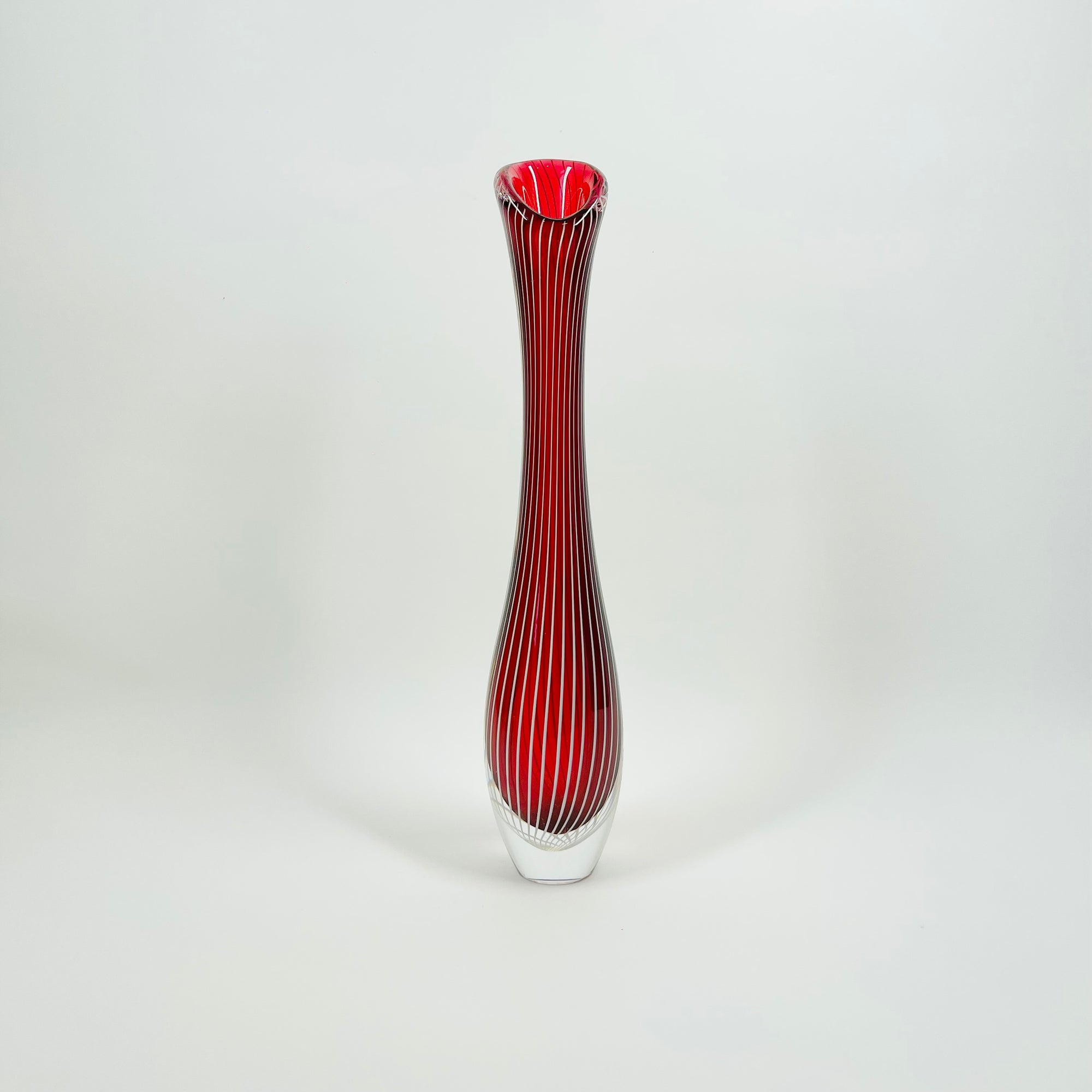 1960s ZEBRA SOMMERSO GLASS VASE BY VICKE LINDSTRAND FOR KOSTA BODA