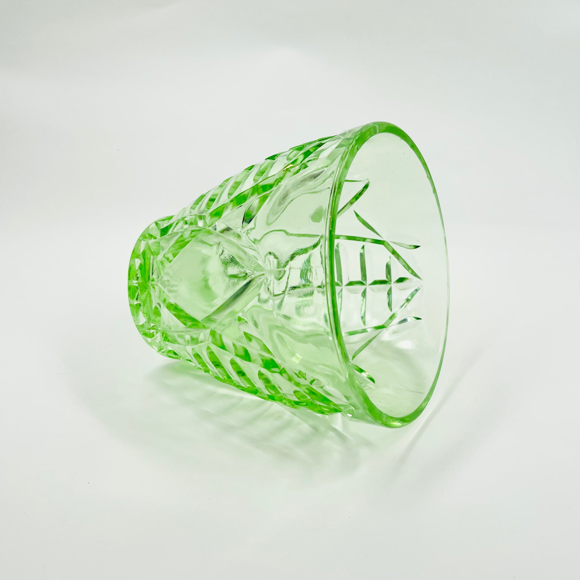 ANTIQUE ART DECO PRESSED GREEN DEPRESSION GLASS VASE