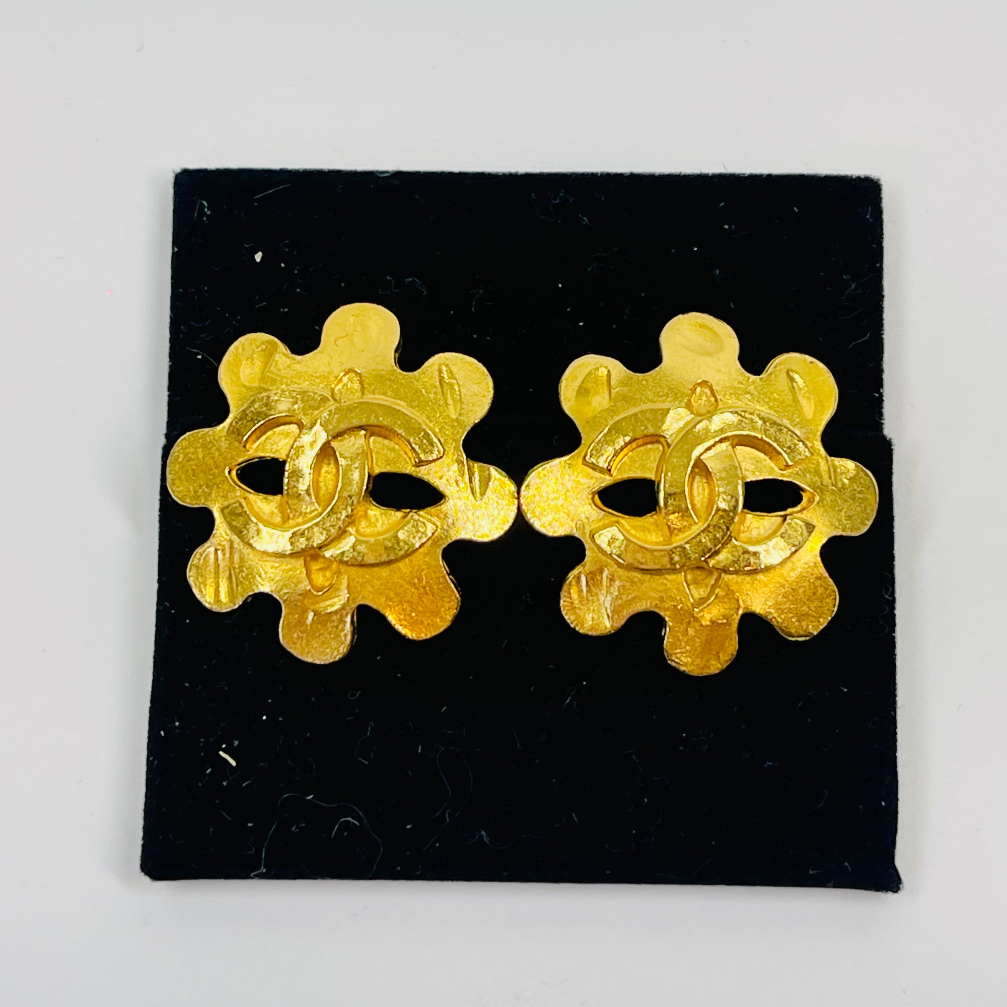 1994 CHANEL CC FILIGREE FLOWER GOLD LOGO BUTTON CLIP ON EARRINGS