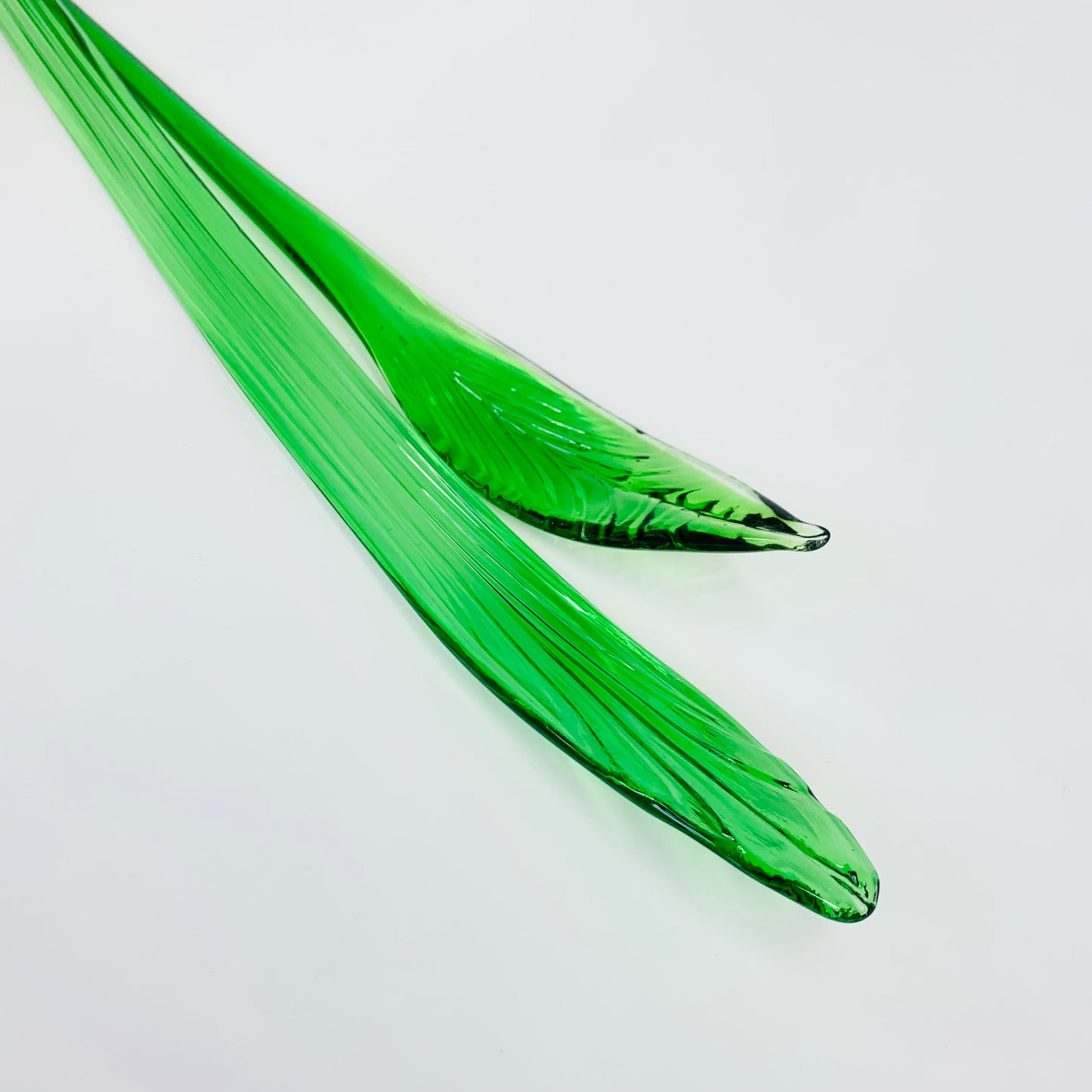 MOUTH BLOWN GLASS LEAF