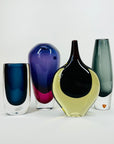 1950s NAVY BLUE SOMMERSO GLASS POSY VASE BY NILS LANDBERG FOR ORREFORS