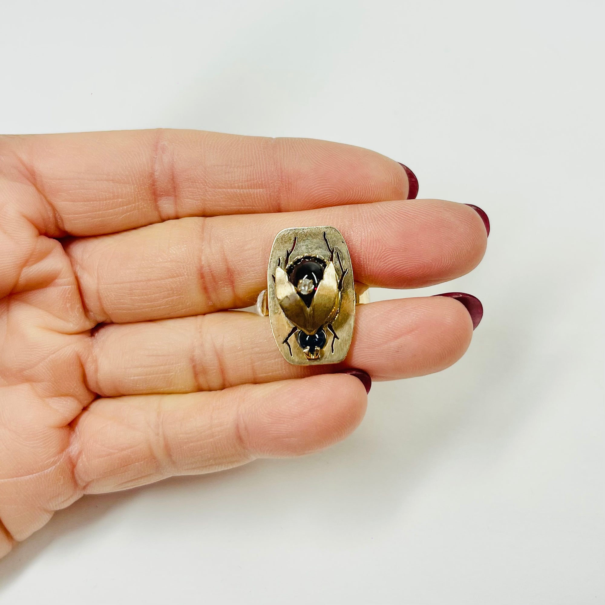ANTIQUE VICTORIAN 9K GOLD RUBY CABOCHON BEETLE RING