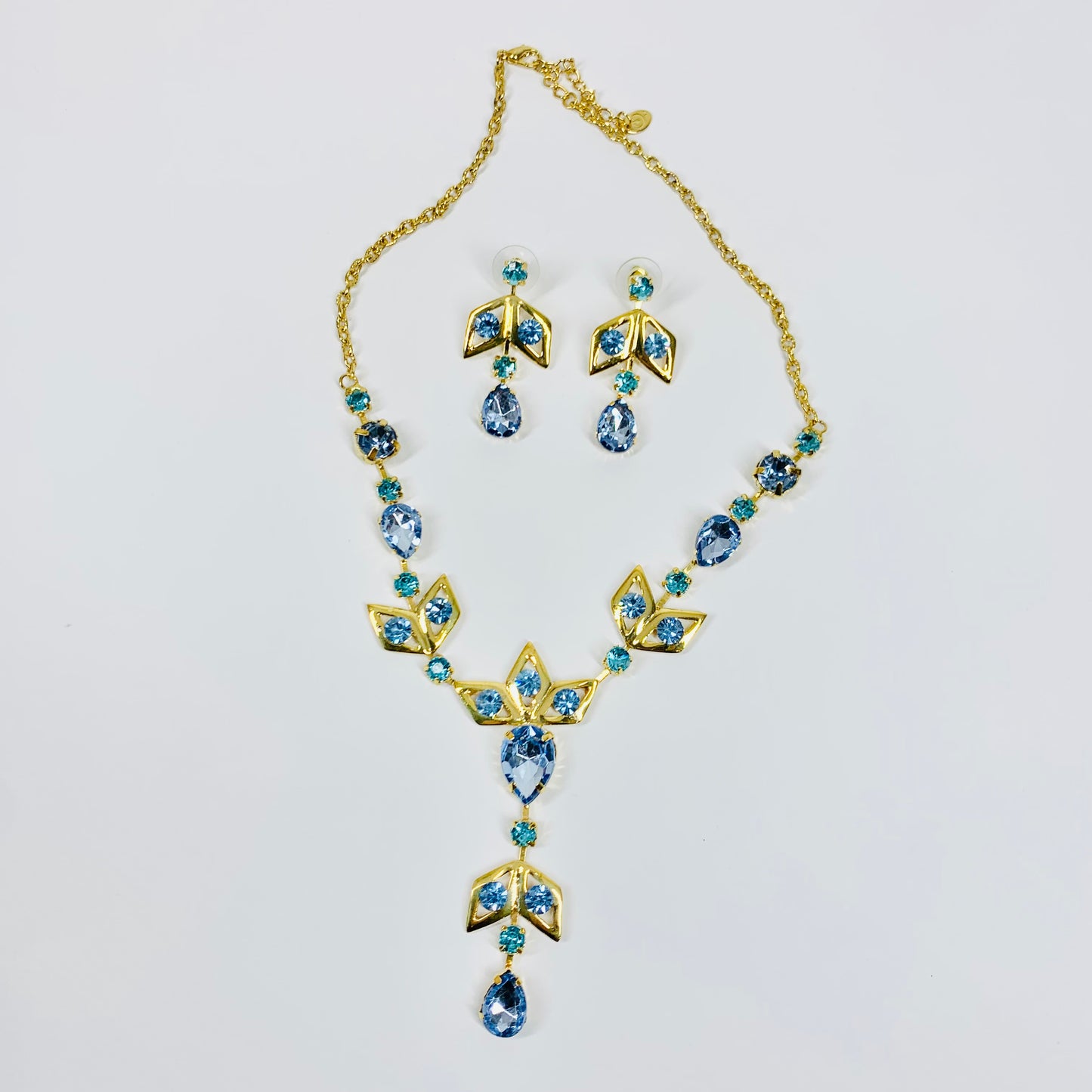 BLUE PASTES FESTOON NECKLACE
