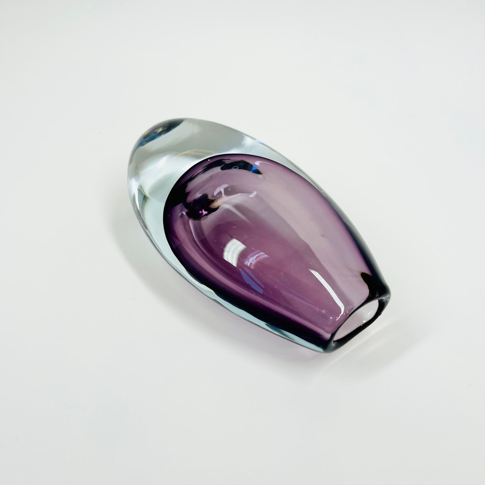 1950s PURPLE SOMMERSO GLASS POSY VASE BY GUNNAR NYLUND FOR STROMBERGSHYTTAN
