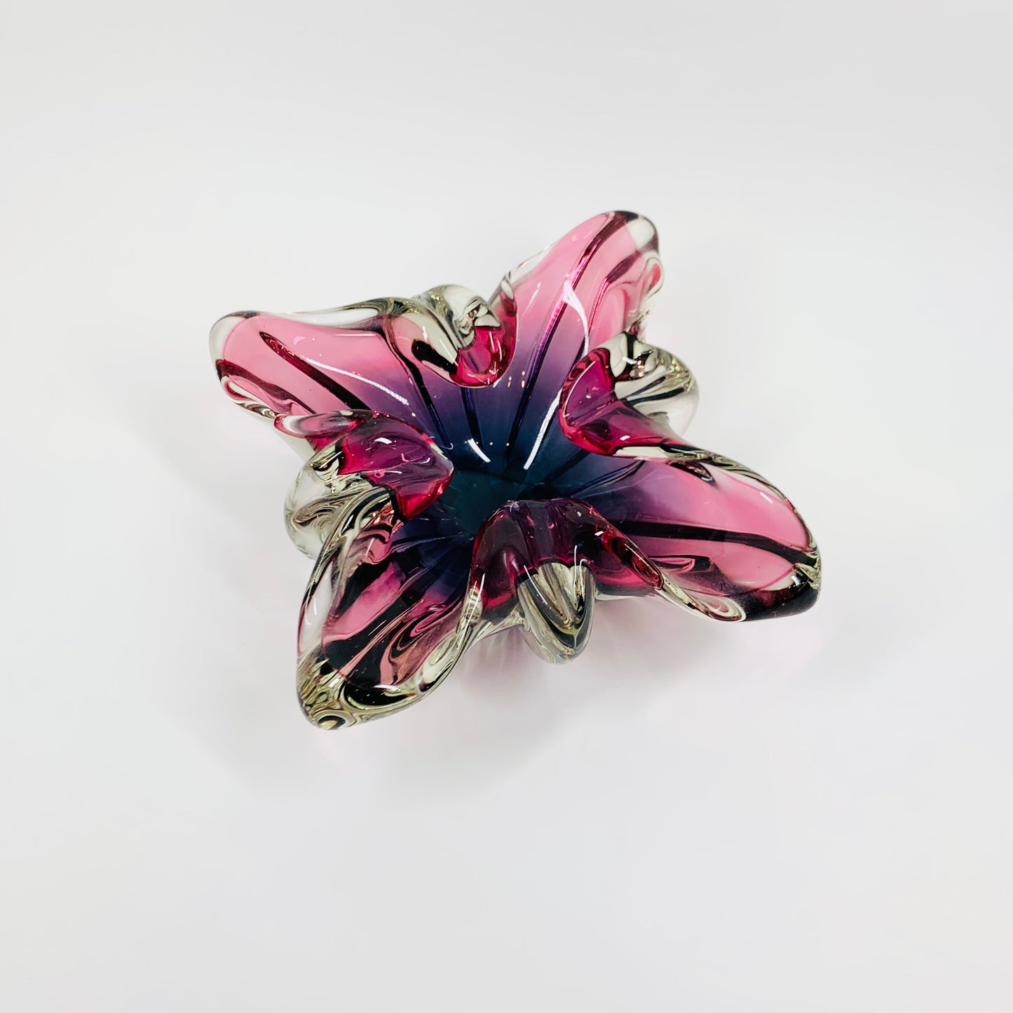 1970s JAPANESE HINERI PINK PURPLE SOMMERSO GLASS ASHTRAY