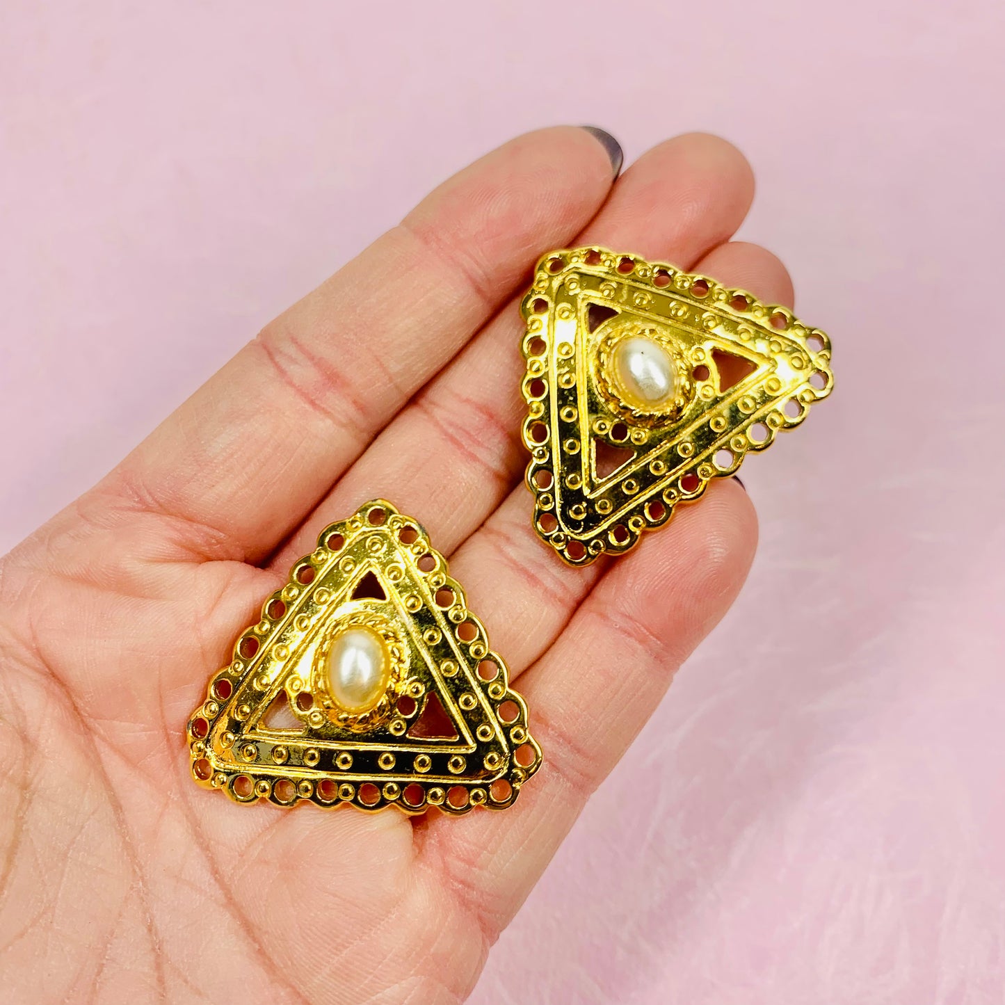 1980s French gold plated pearl triangle filigree stud earrings