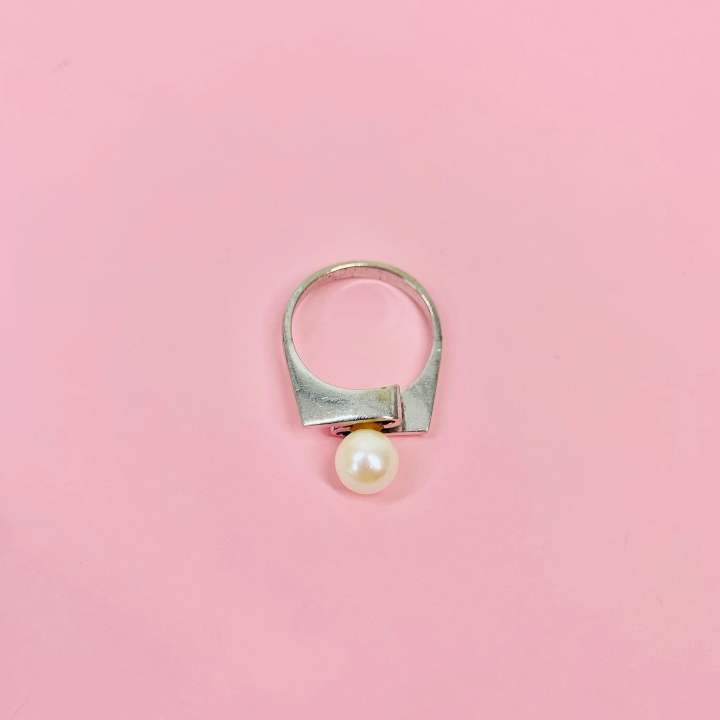 1960s modernist silver pearl ring