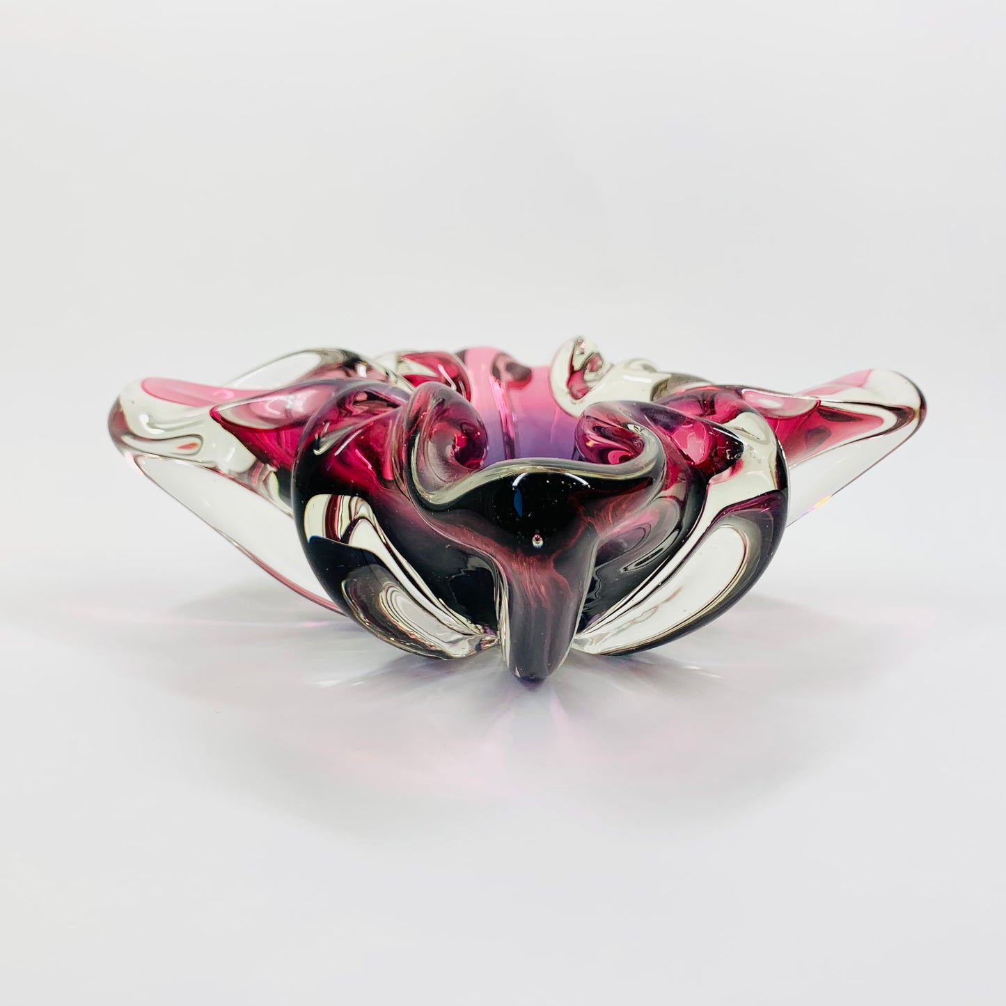 1970s JAPANESE HINERI PINK PURPLE SOMMERSO GLASS ASHTRAY