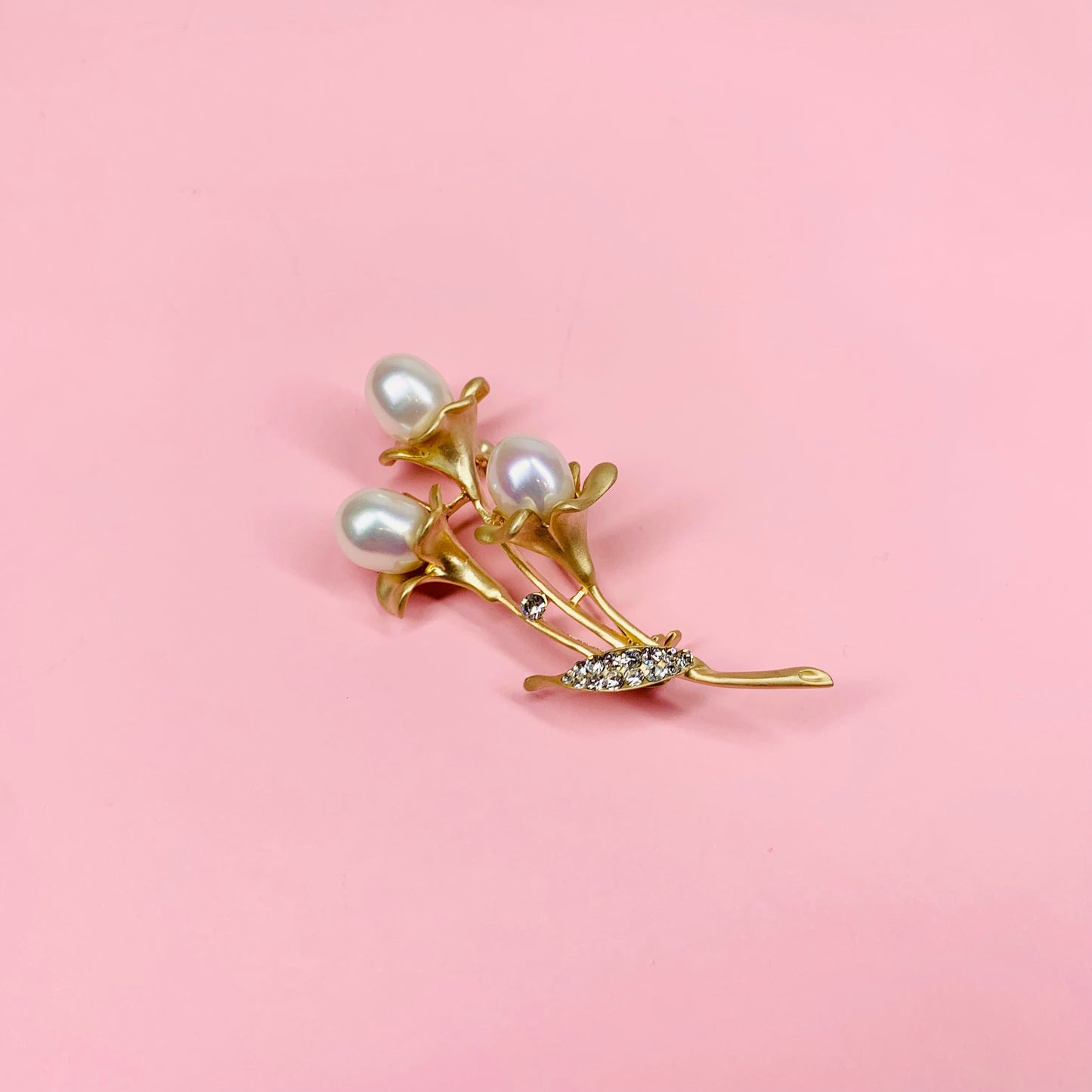 1950s Avon triple plated gold pearl calla lily bouquet brooch