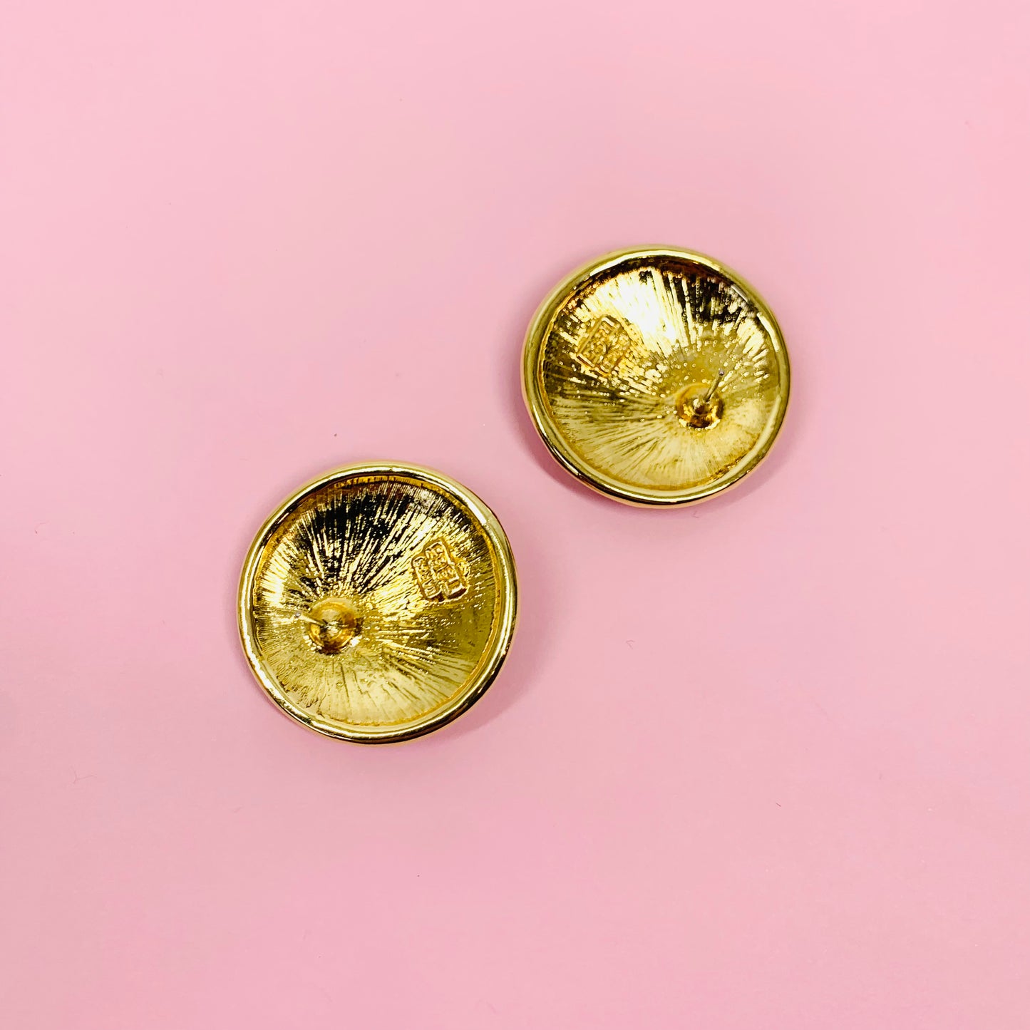 1960s Trifari brown swirls enamel stud earrings
