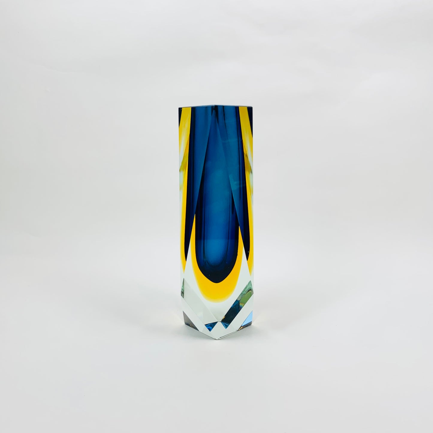 COBALT BLUE FACETED MANDRUZZATO VASE