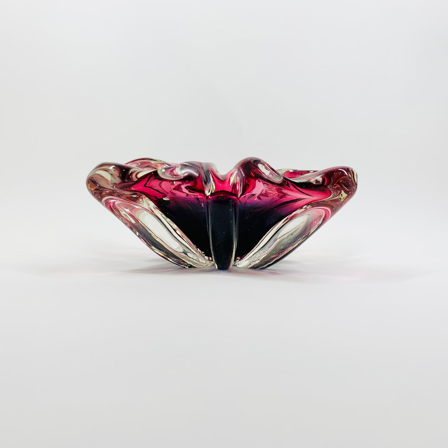 1970s JAPANESE HINERI PINK PURPLE SOMMERSO GLASS ASHTRAY