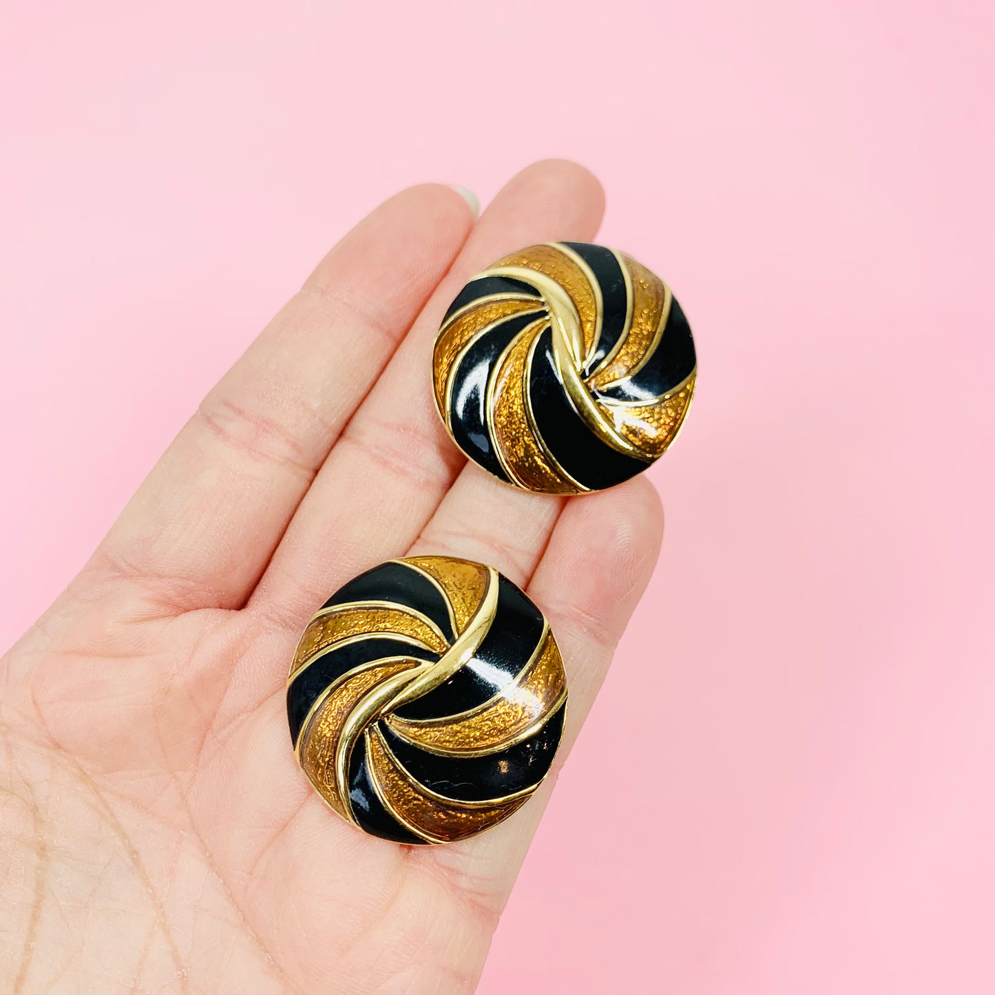 1960s Trifari brown swirls enamel stud earrings