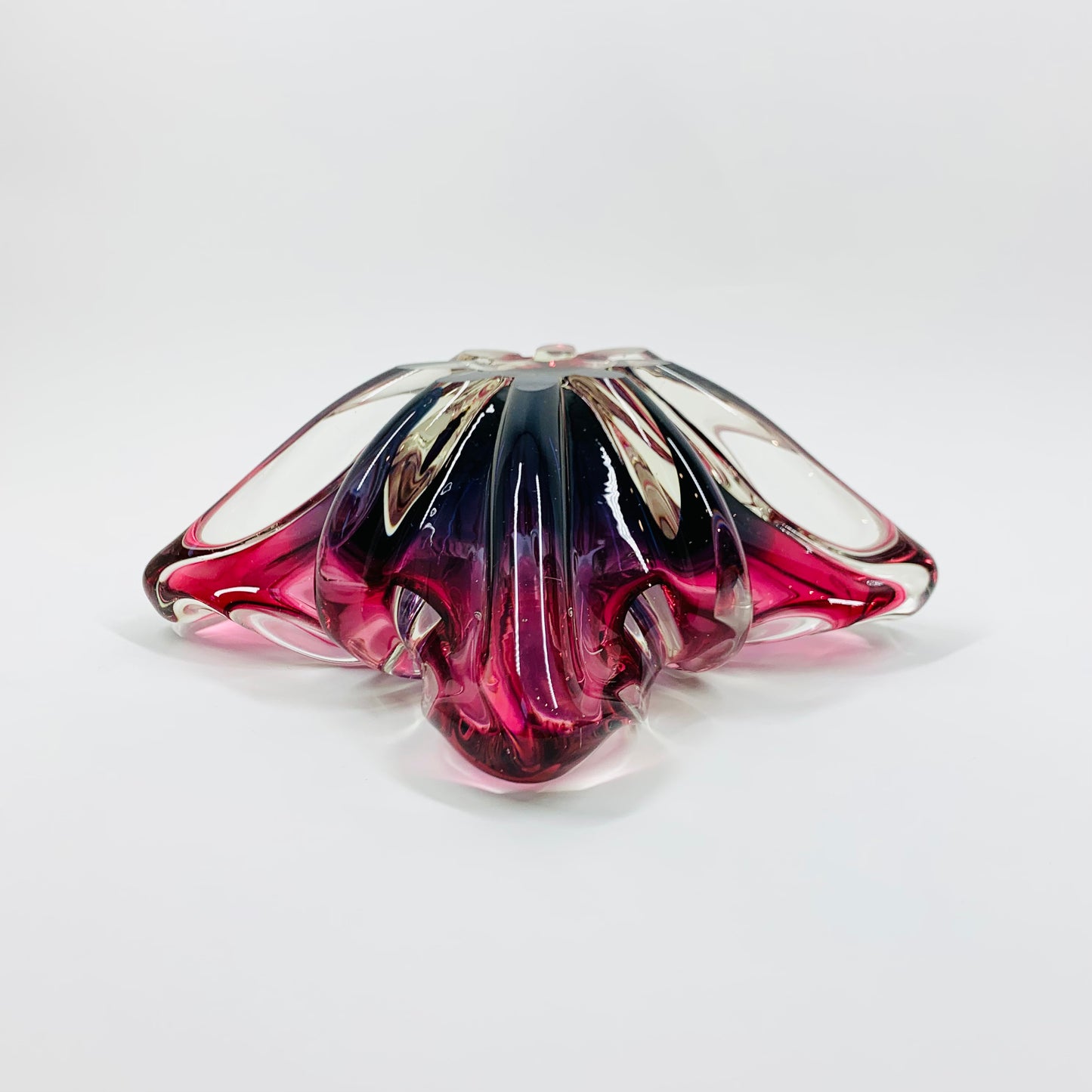 1970s JAPANESE HINERI PINK PURPLE SOMMERSO GLASS ASHTRAY