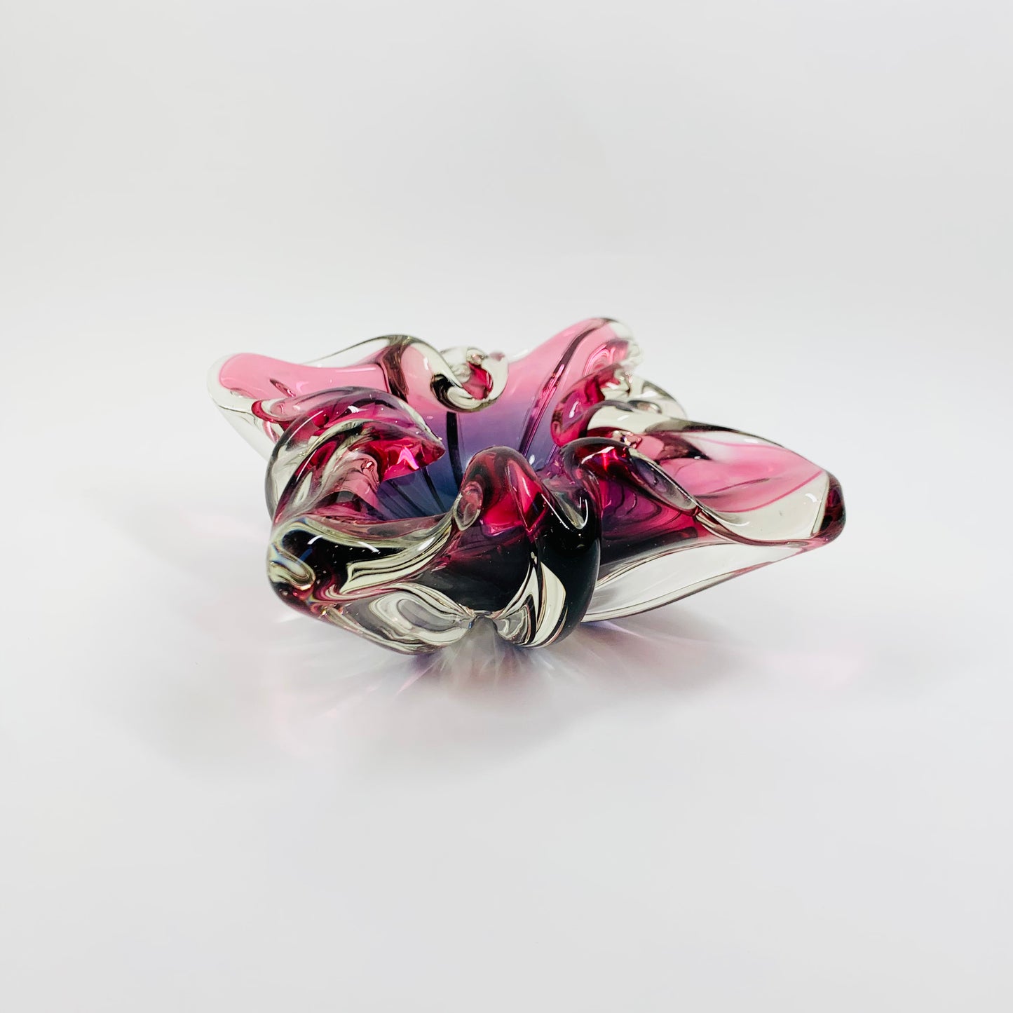 1970s JAPANESE HINERI PINK PURPLE SOMMERSO GLASS ASHTRAY