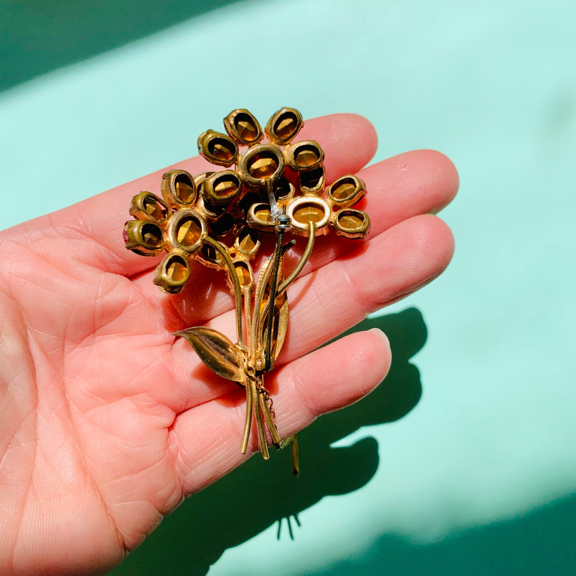 1940s flower brooch with pink glass pastes