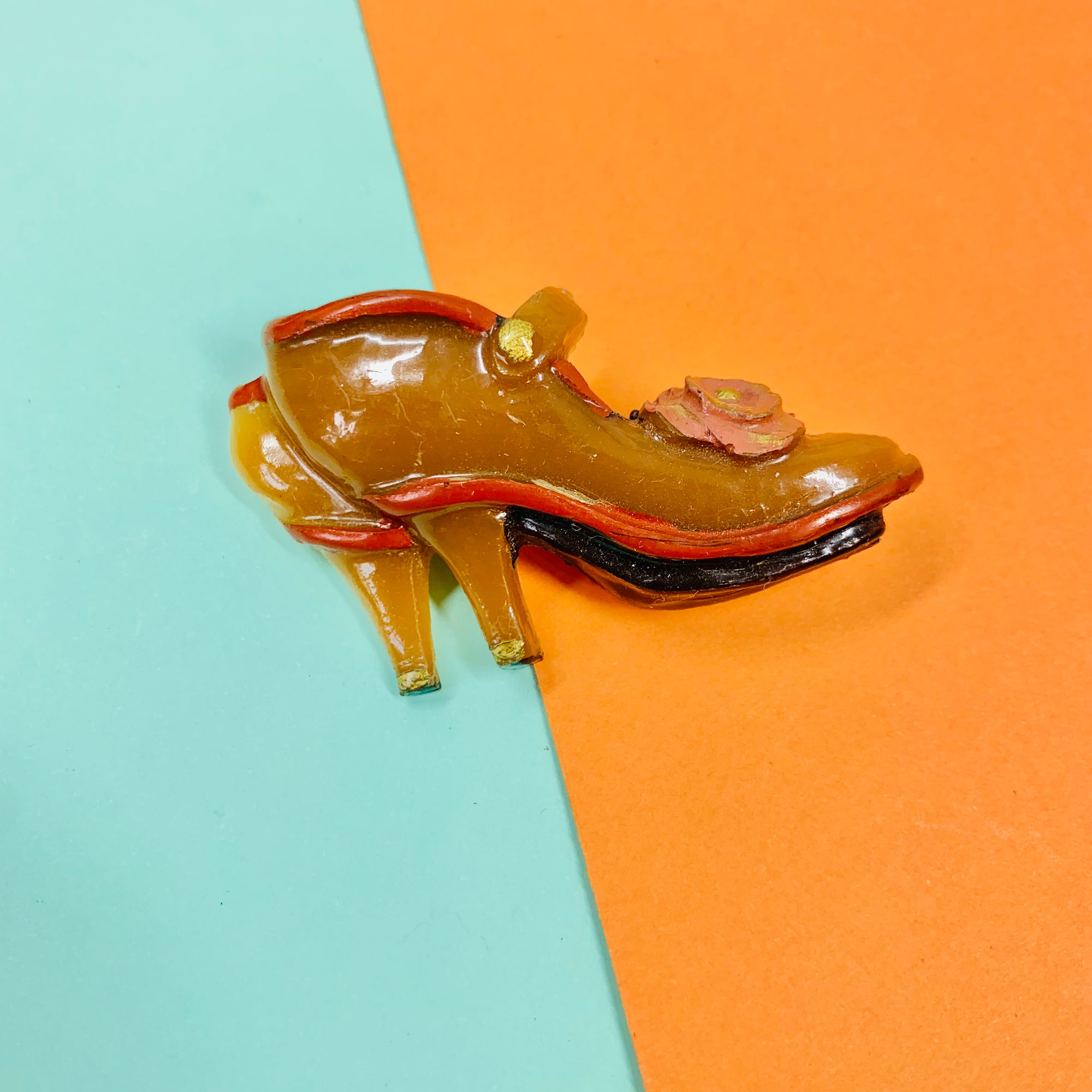 Antique Art Deco costume brown bakelite shoes brooch