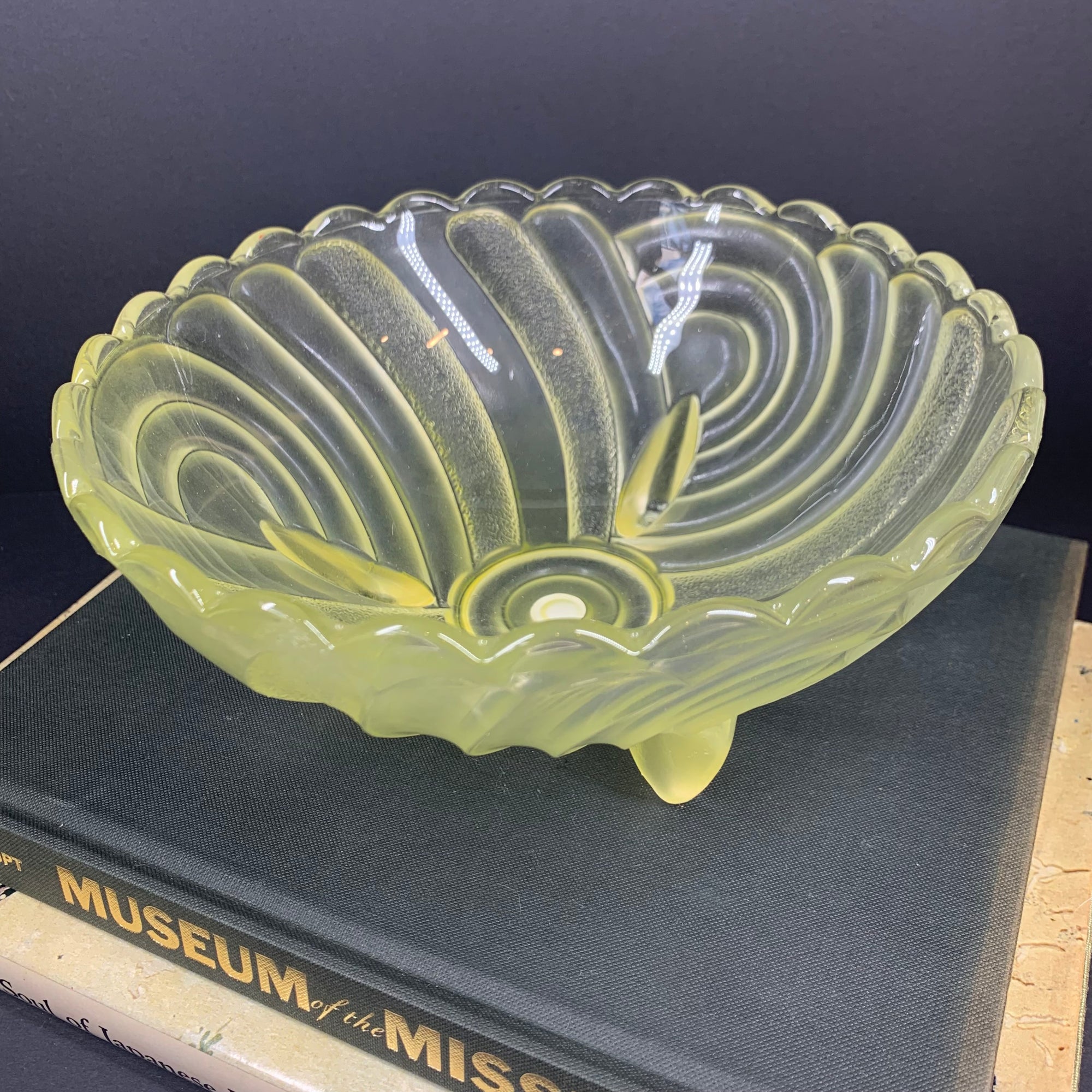Antique Art Deco footed pressed glass salad/fruit bowl