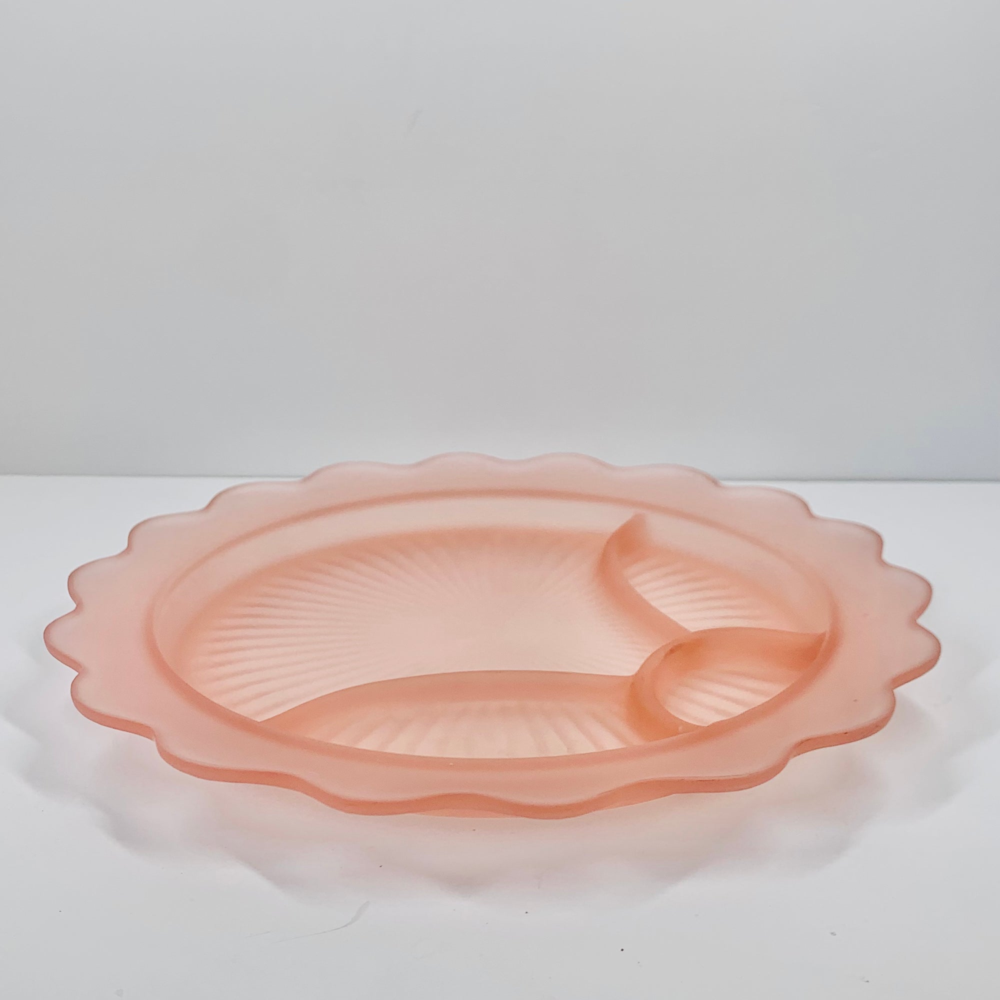 PINK SCALLOP PLATE