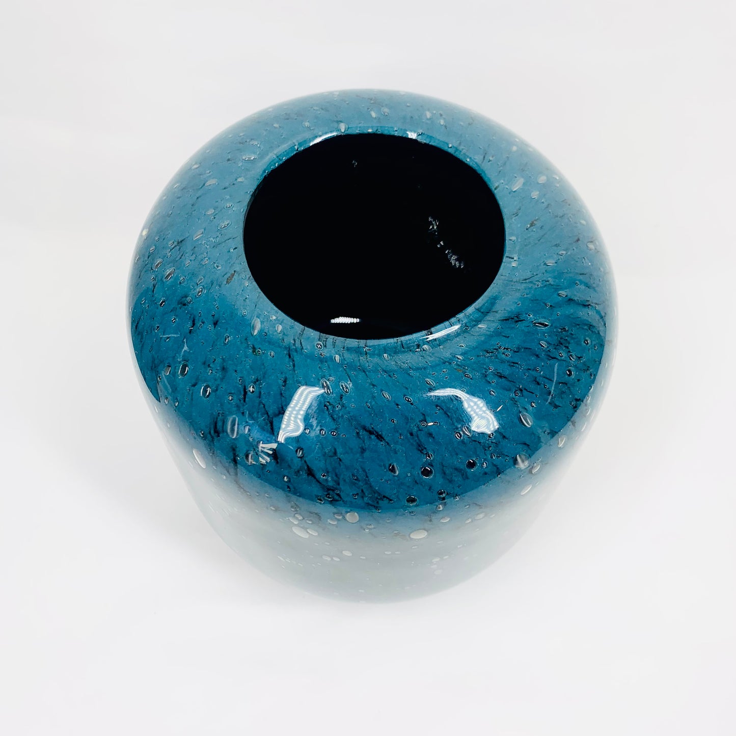 Stunning vintage blue mouth blown speckles art glass vase
