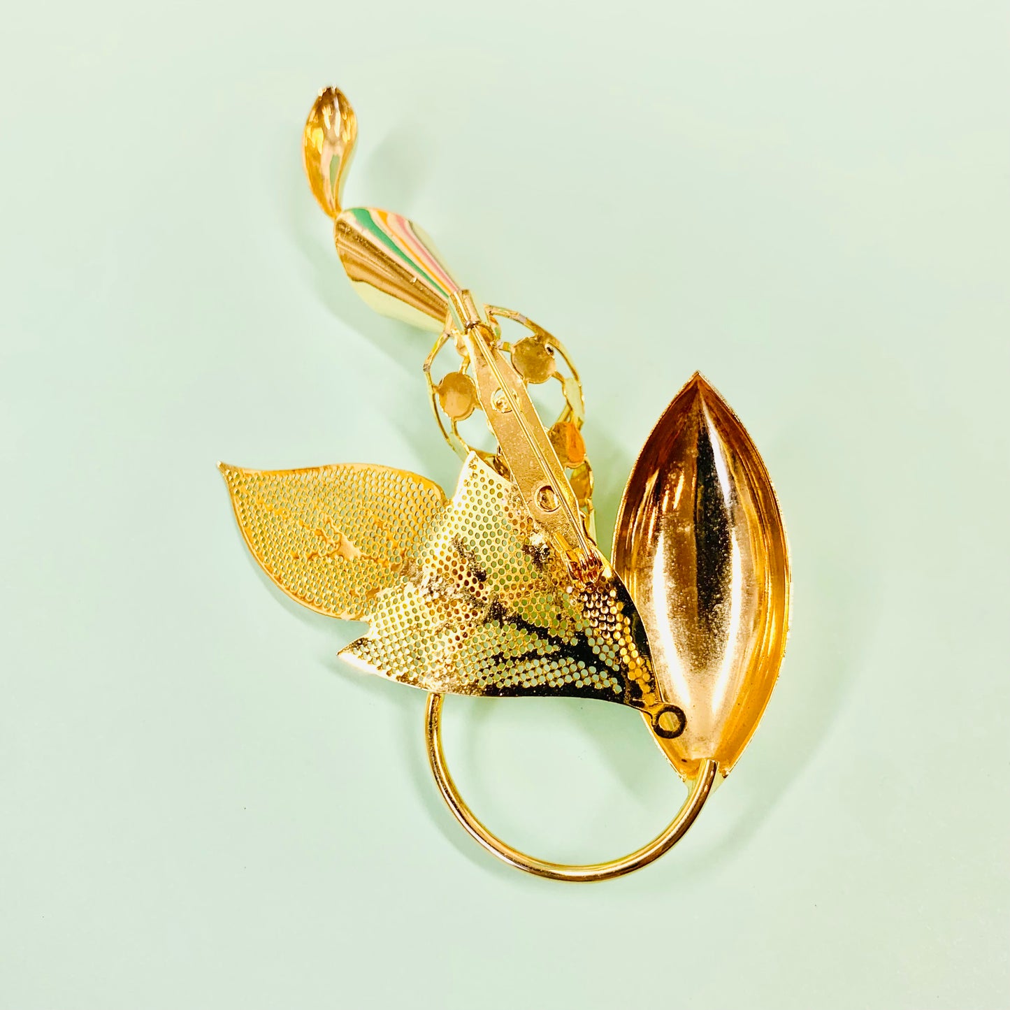 1970s flower brooch with center rhinestone