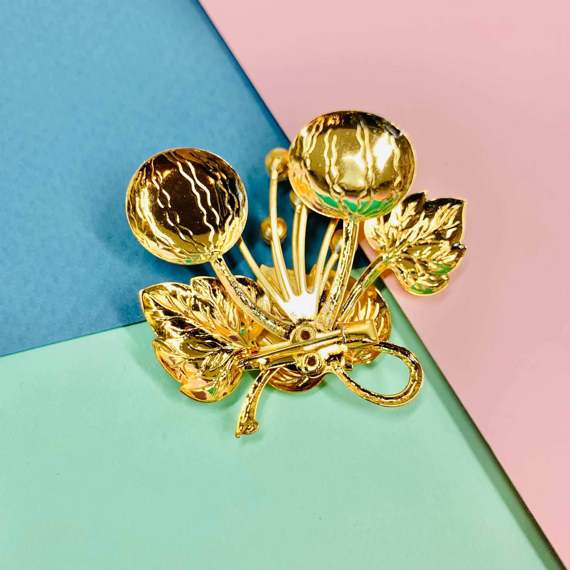 1970s flower brooch with pearl buds