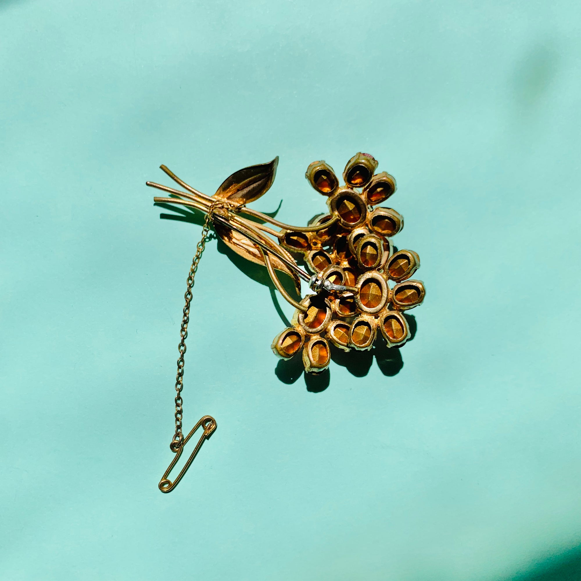1940s flower brooch with pink glass pastes