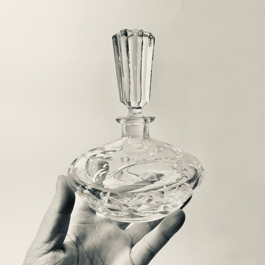 VINTAGE CUT CRYSTAL PERFUME BOTTLE