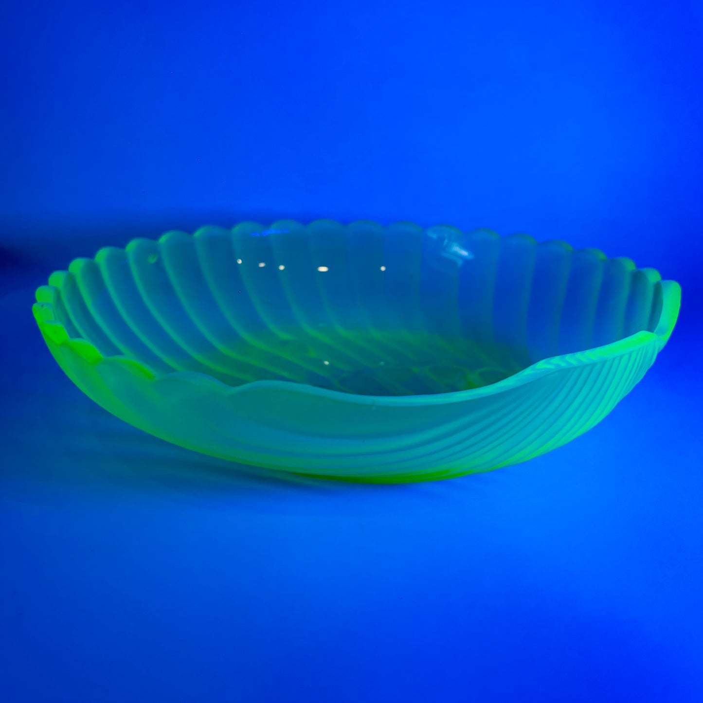 ANTIQUE ART DECO SATIN URANIUM GLASS MERMAID SHELL BOWL