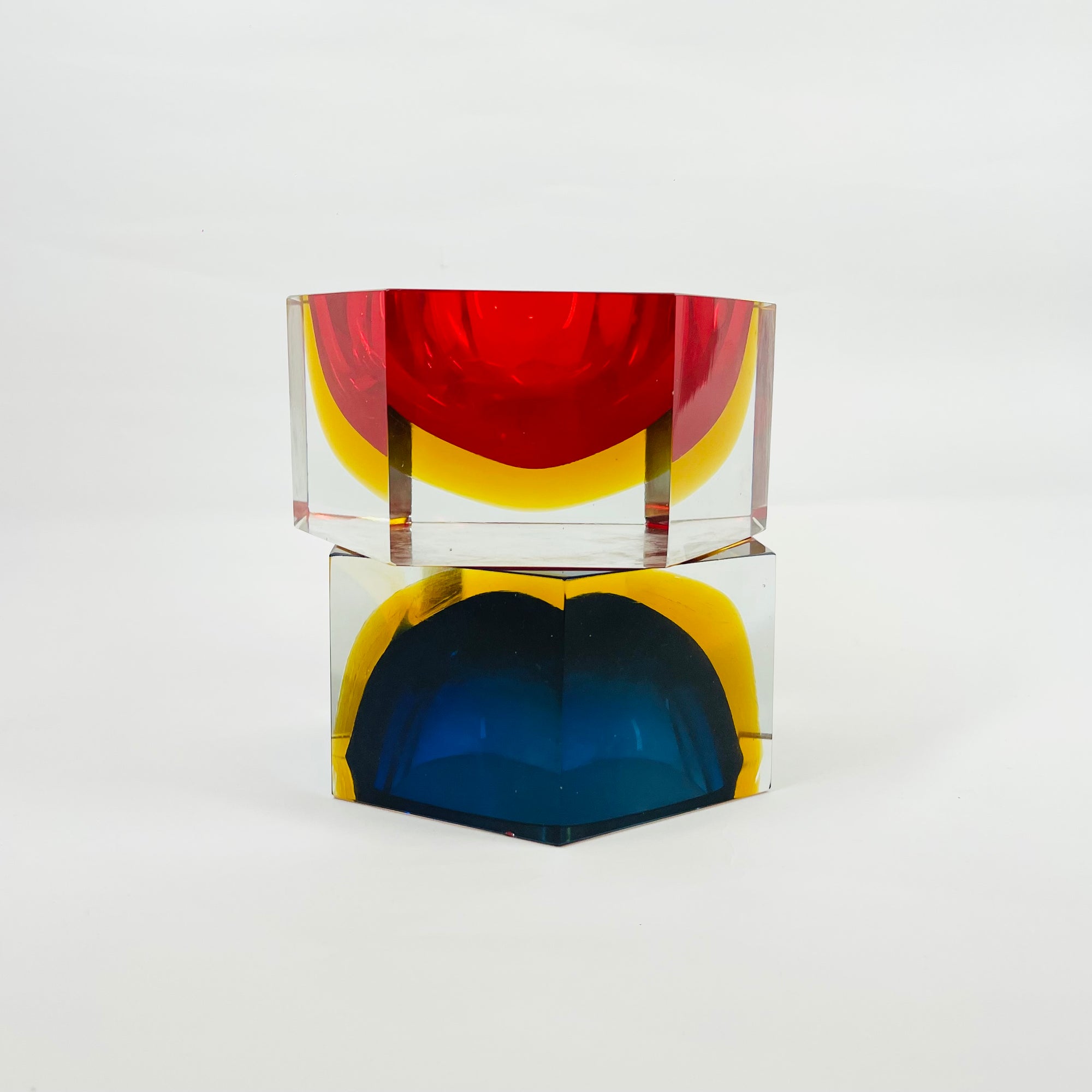 1950s RED RUBY GOLD MURANO MANDRUZZATO SOMMERSO FACETED GLASS HEXAGON BOWL