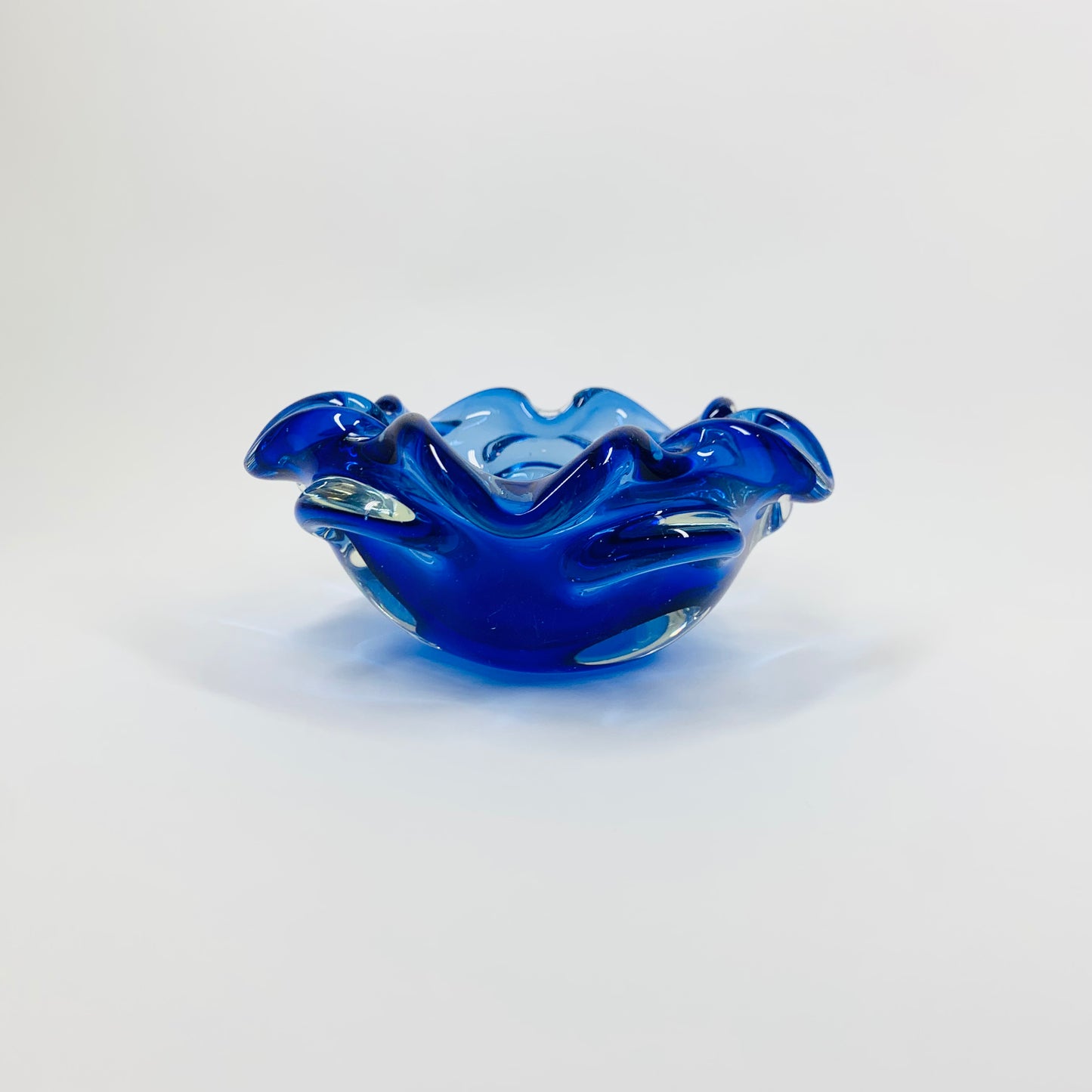 BLUE RUFFLE RIM BOWL