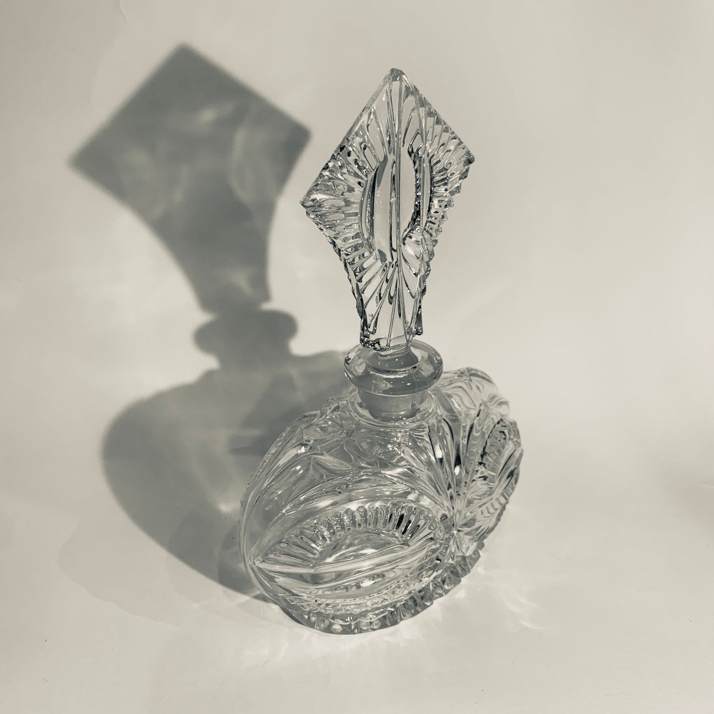 ANTIQUE ART DECO PERFUME BOTTLE