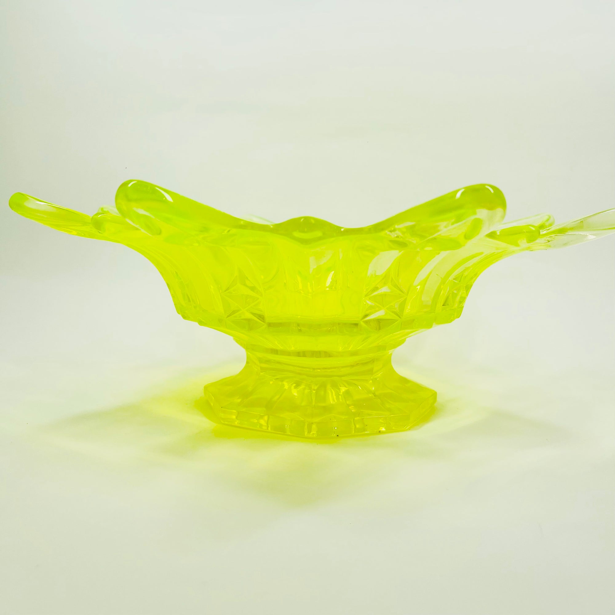 STARBURST URANIUM GLASS BOWL