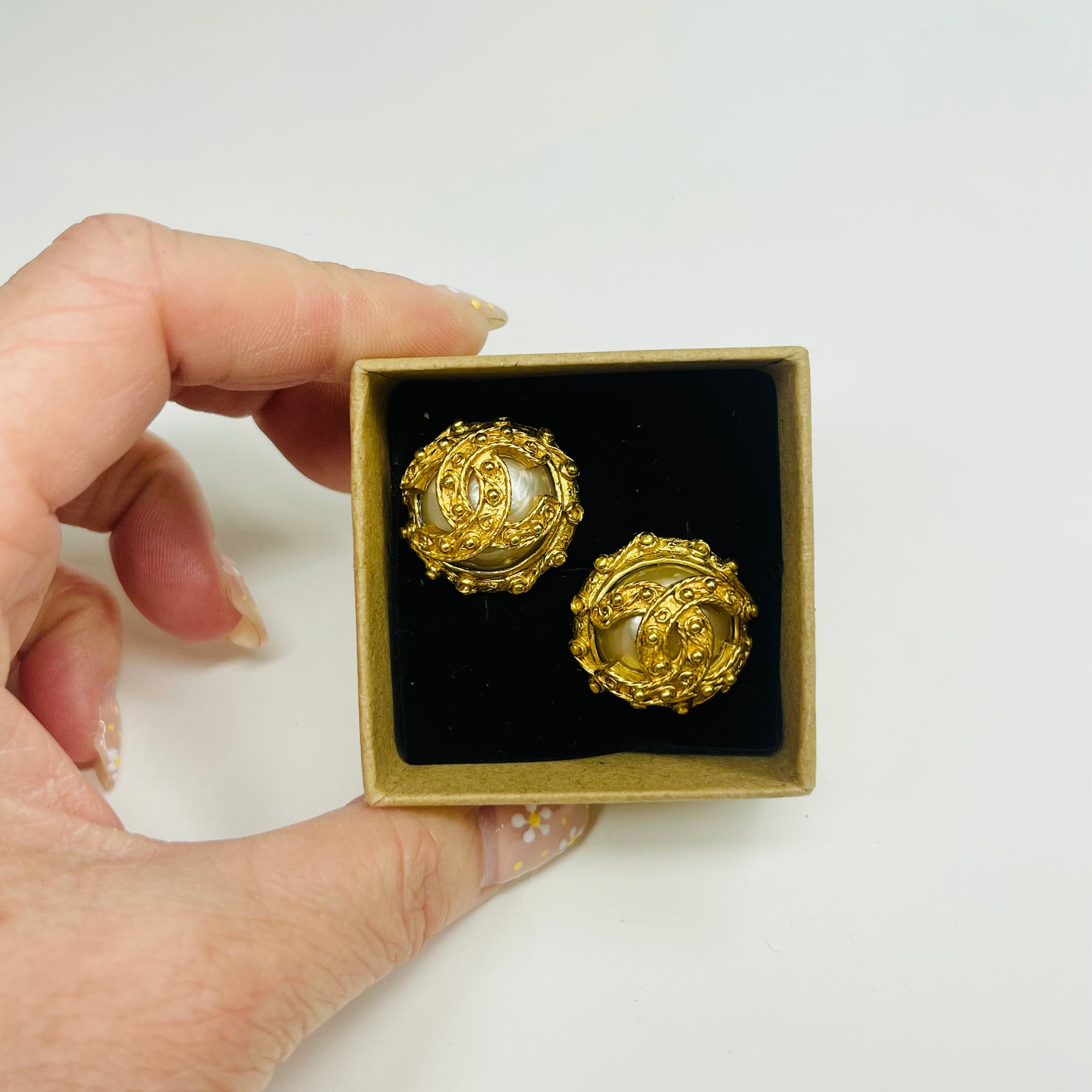 1994 CHANEL CC LOGO FILIGREE PEARL BUTTON CLIP ON EARRINGS