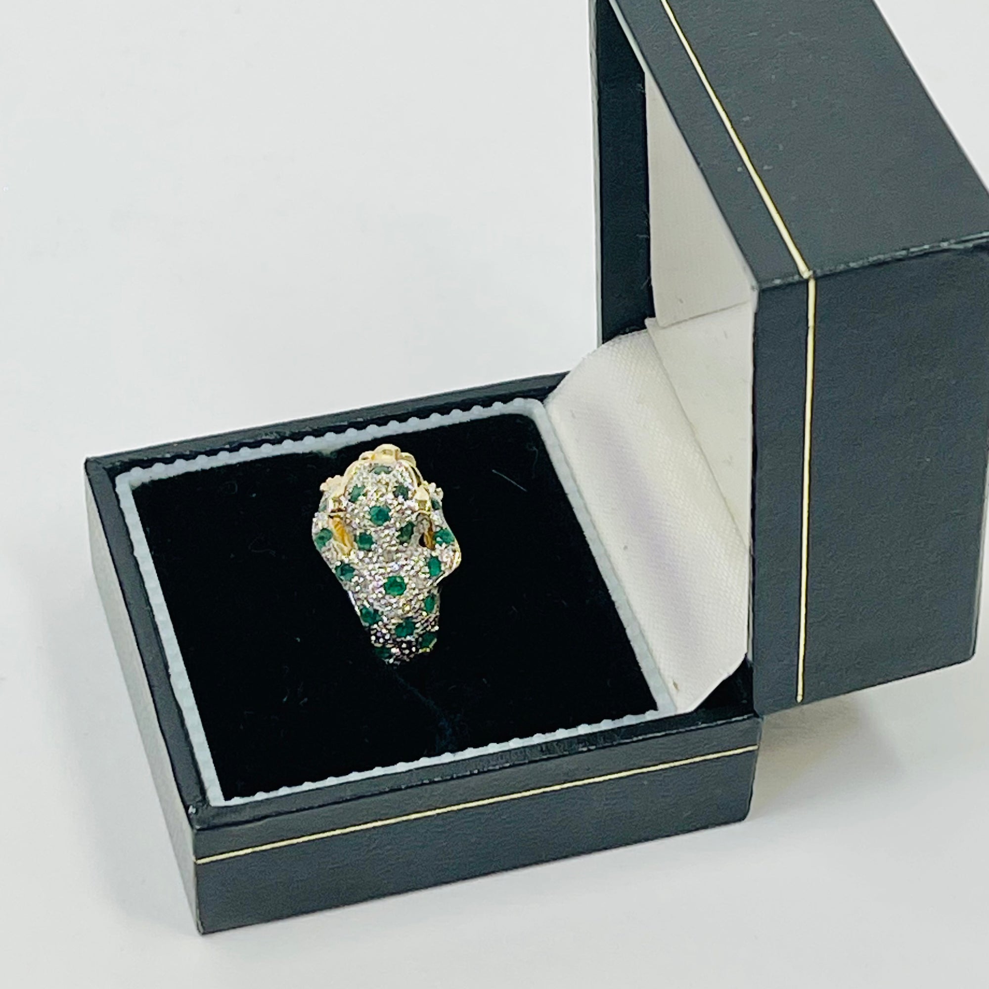 1950s 14K YELLOW GOLD DIAMOND EMERALD LEOPARD RING WITH RUBY EYES