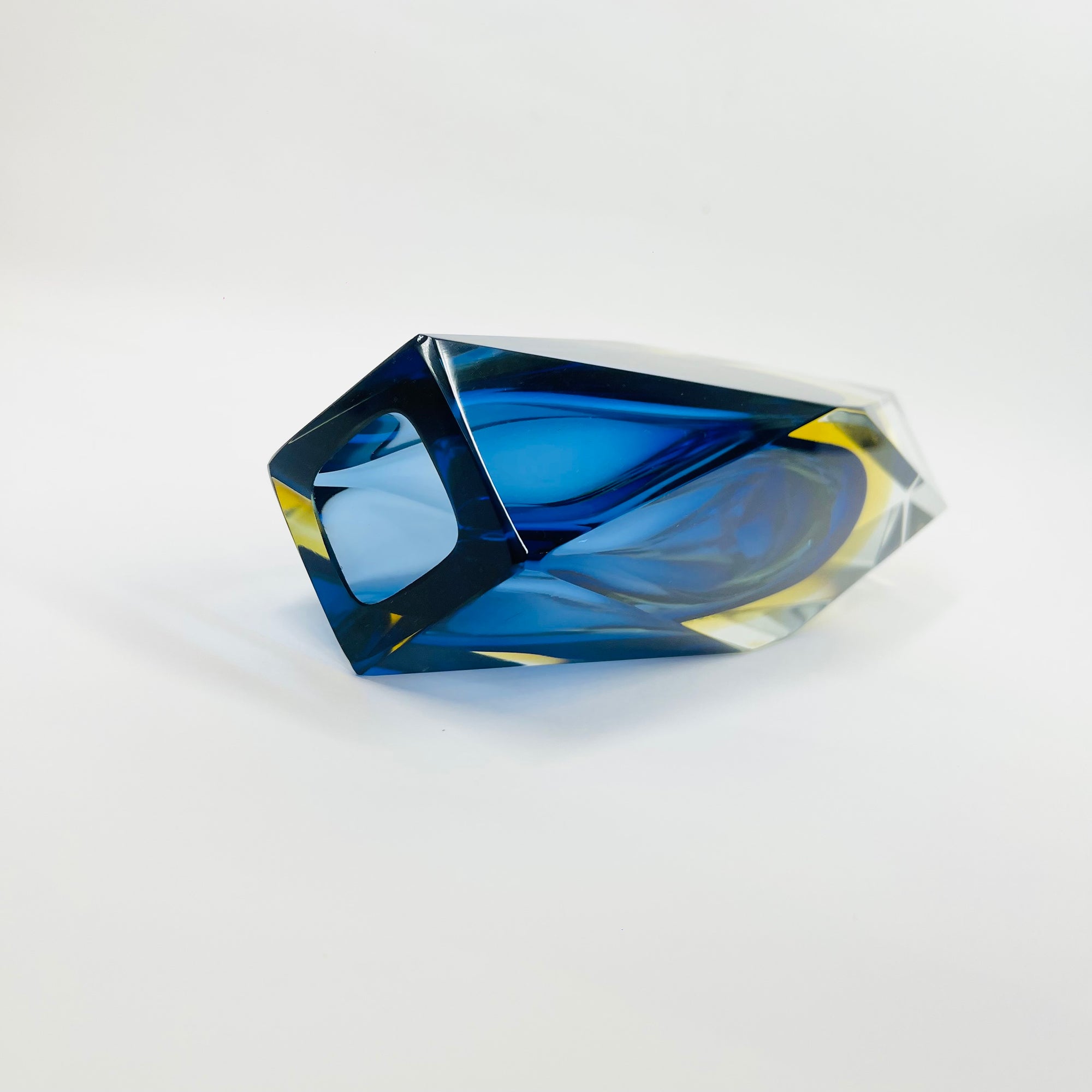 1980s COBALT BLUE YELLOW SOMMERSO GLASS HEXAGON MANDRUZZATO VASE