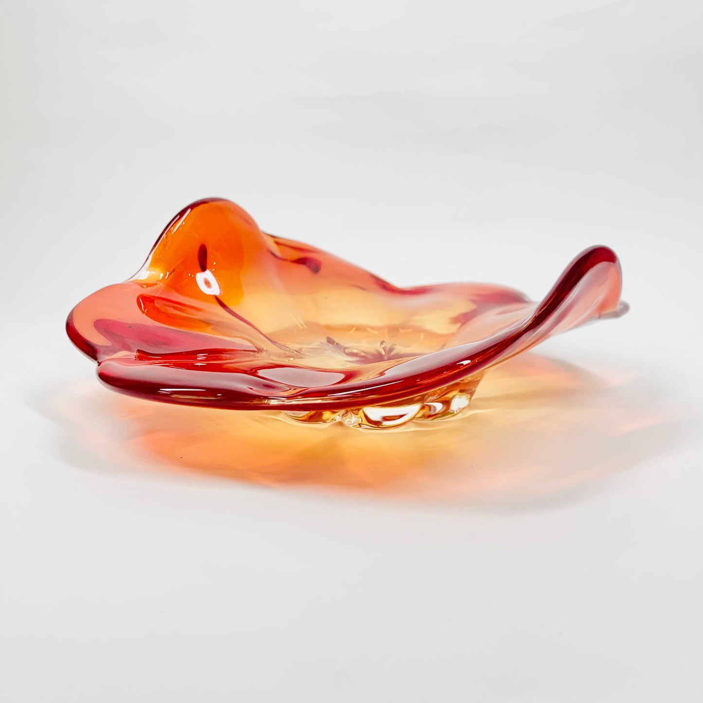 RED FLOWER GLASS BOWL/ASHTRAY