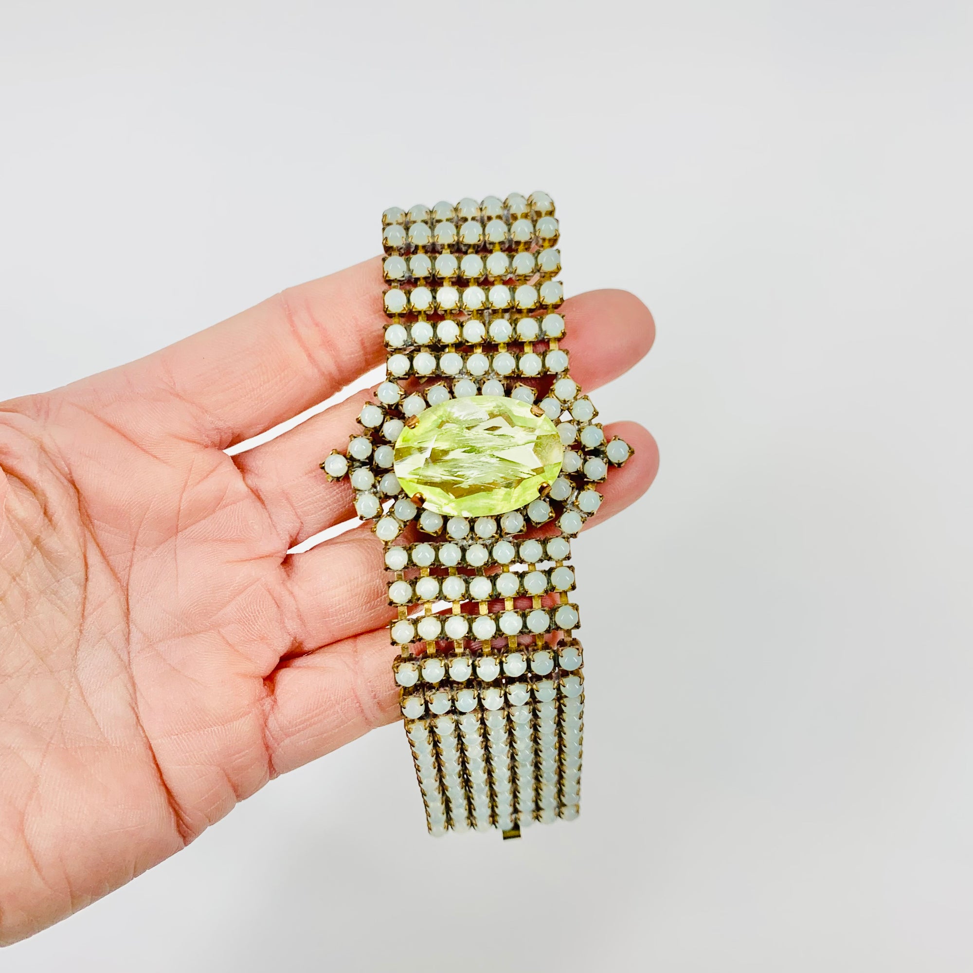 VICTORIAN STYLE URANIUM GLASS BRACELET