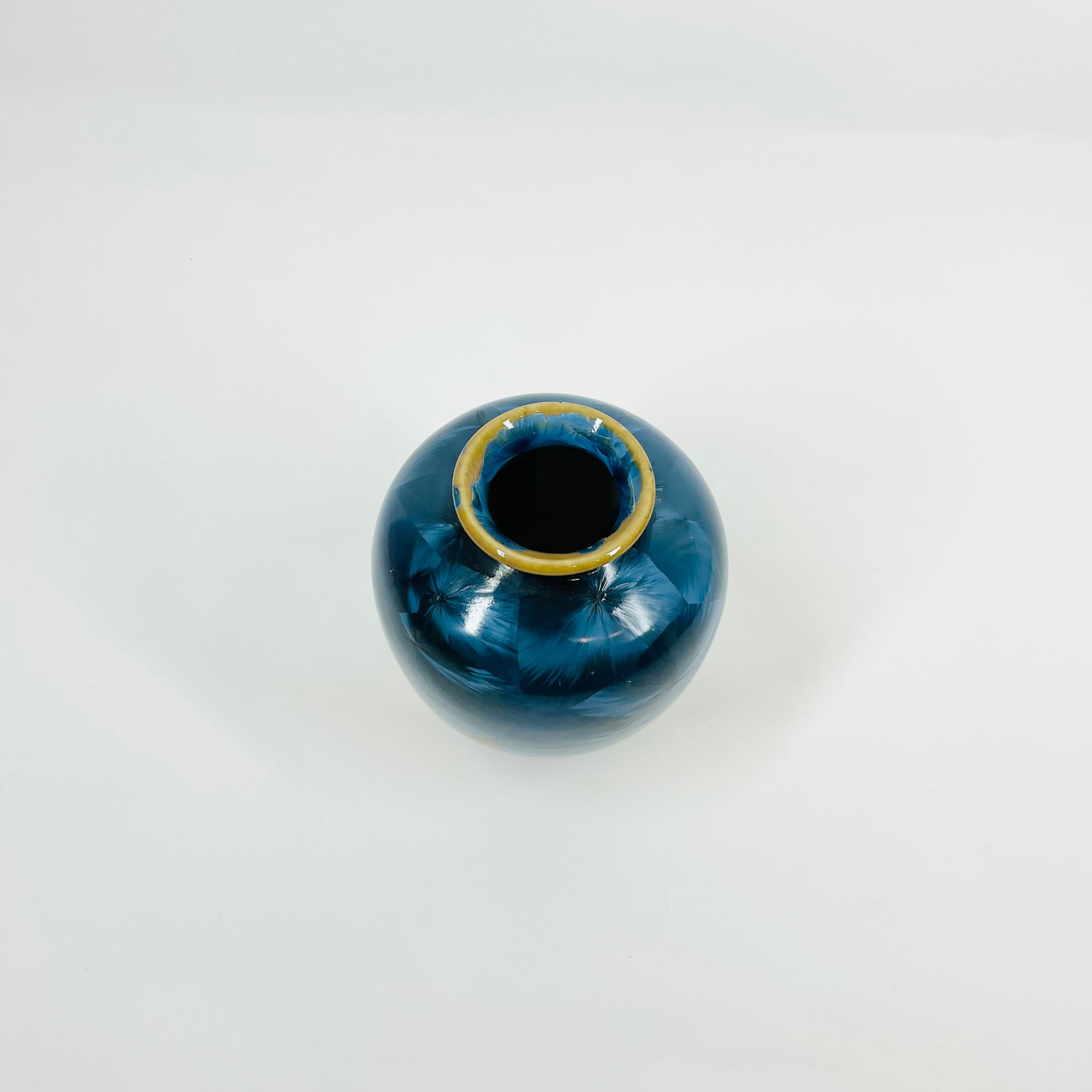 1980s AUSTRALIAN STUDIO BLUE AMBER CRYSTALLINE POTTERY MINI POSY VASE