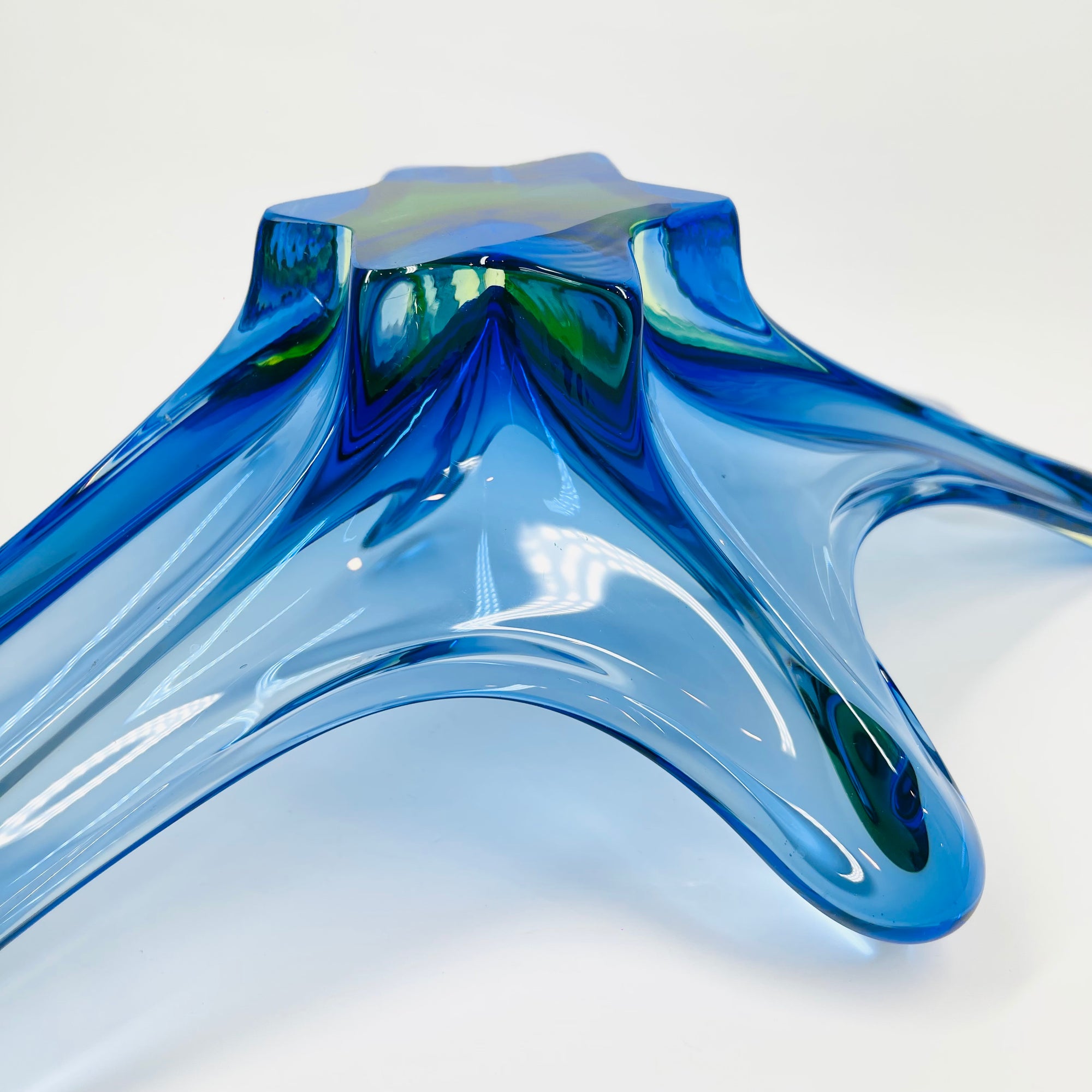 X-LARGE 1940s URANIUM MURANO BLUE SOMMERSO GLASS BOWL