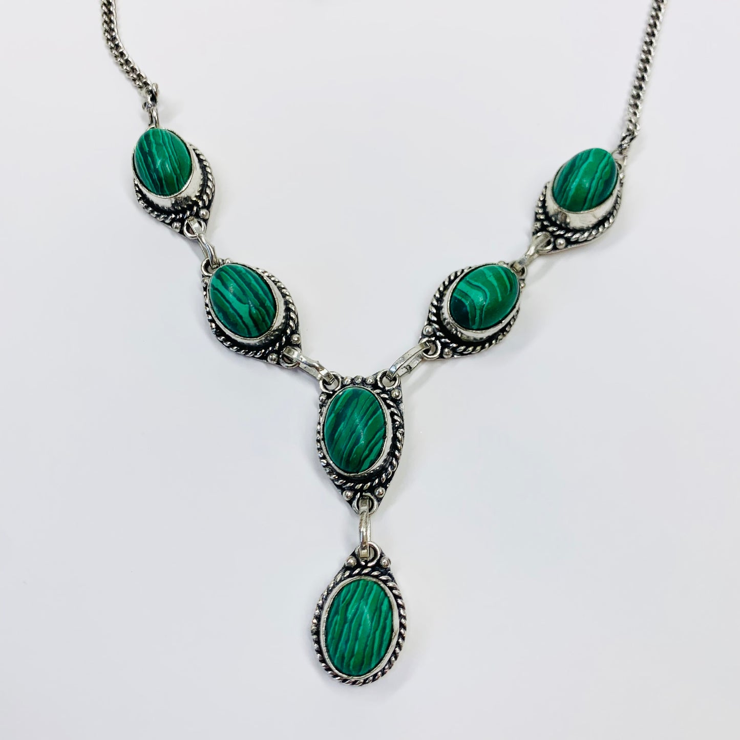 SILVER MALACHITE NECKLACE