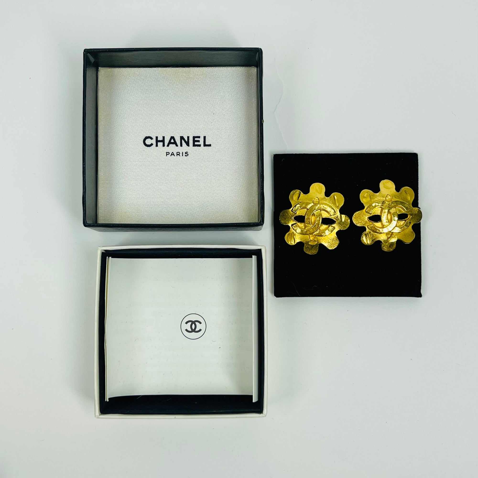 1994 CHANEL CC FILIGREE FLOWER GOLD LOGO BUTTON CLIP ON EARRINGS