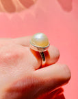 60s MODERNIST STATEMENT SILVER RING WITH BEZEL PEARL
