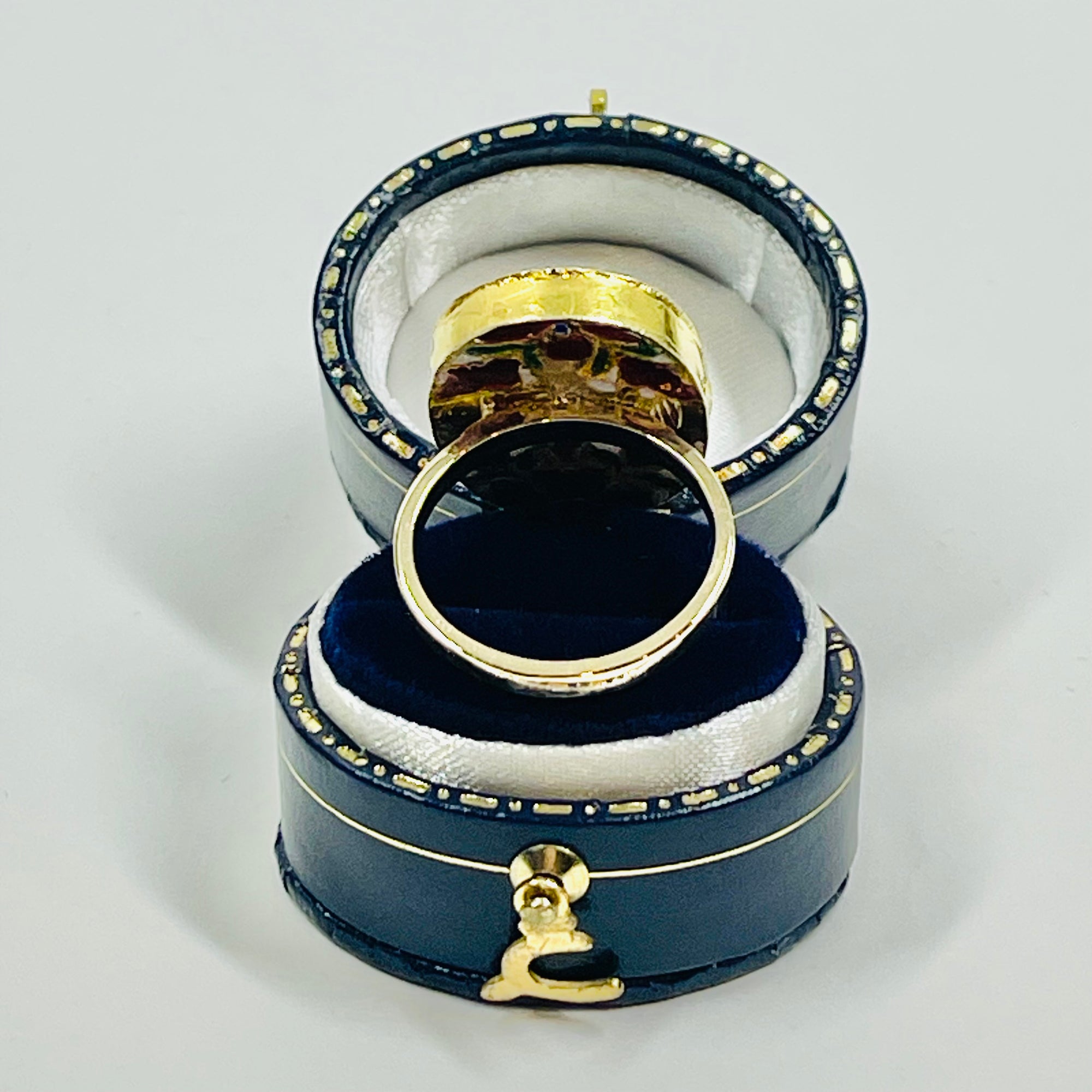 ANTIQUE 22K GOLD INDIAN POLKI RAW DIAMOND RING WITH GREEN ENAMEL