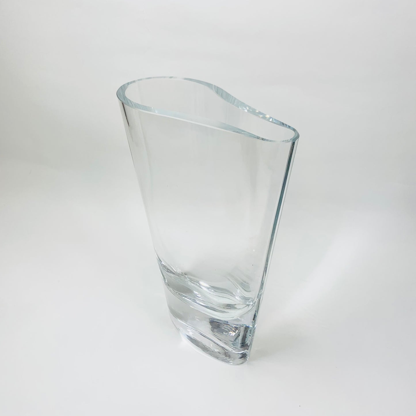 WAVE GLASS VASE