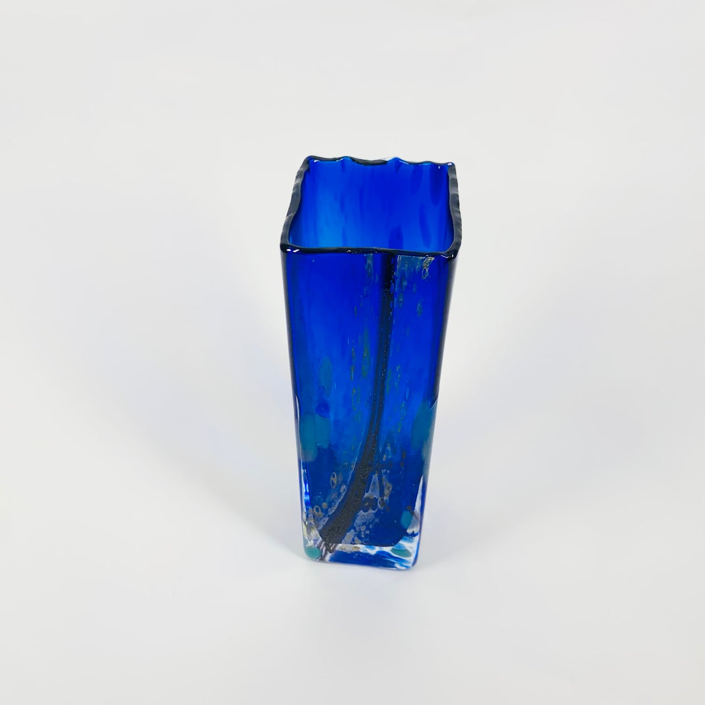 90s MOUTH BLOWN COBALT BLUE ART GLASS POSY VASE