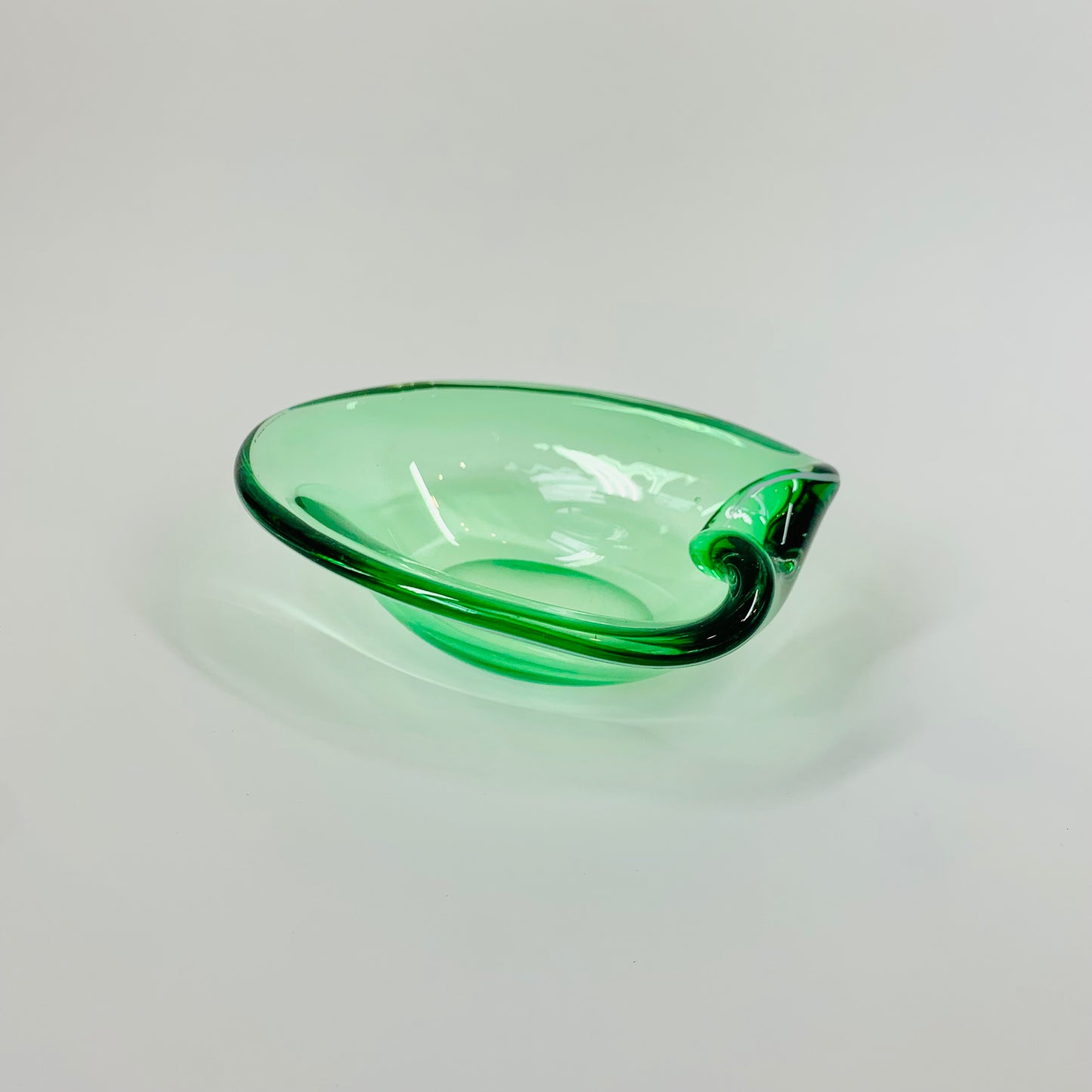 MCM MURANO GREEN PINCHED BOWL/ASHTRAY