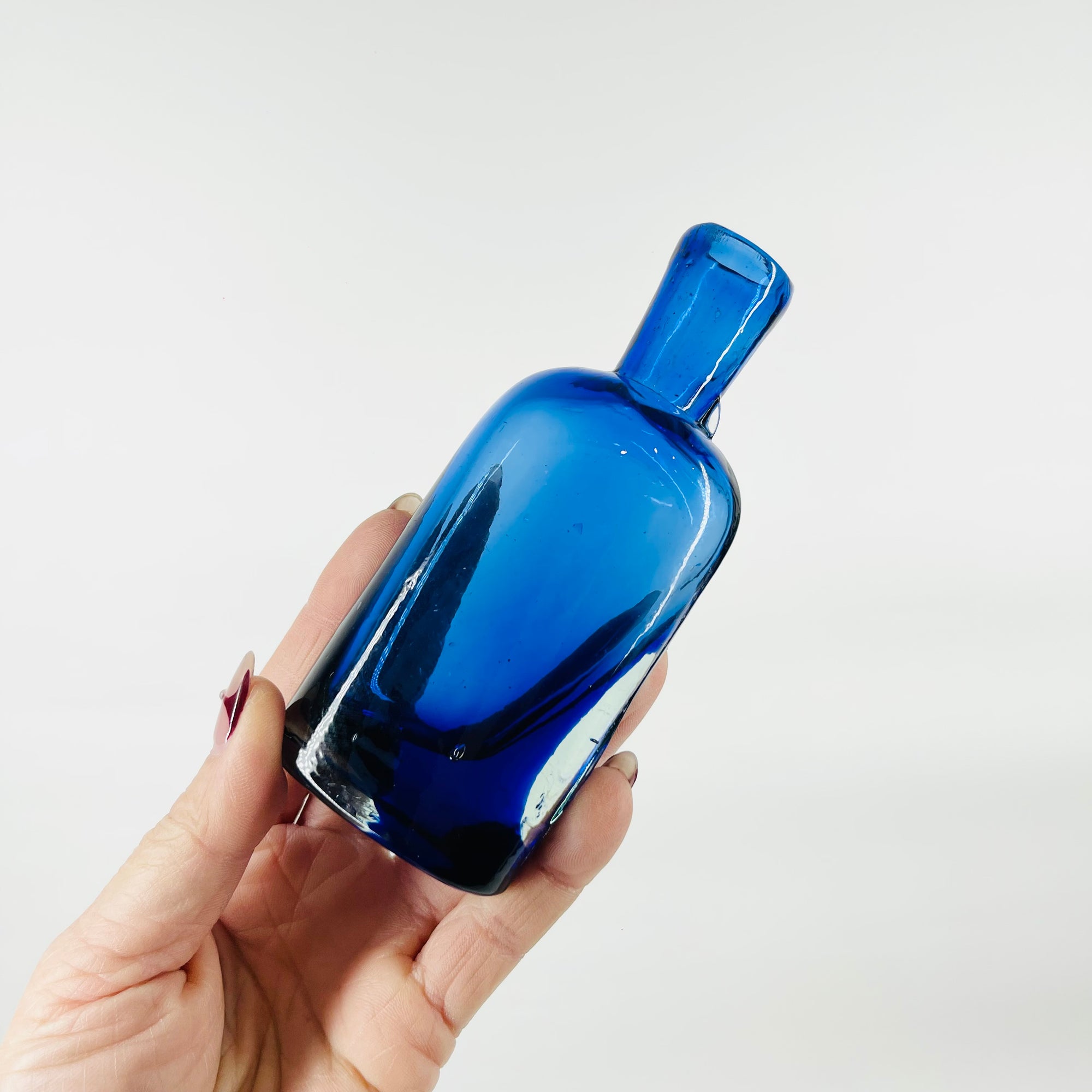 1980s MOUTH BLOWN AUSTRALIAN STUDIO COBALT BLUE GLASS MINI BOTTLE VASE