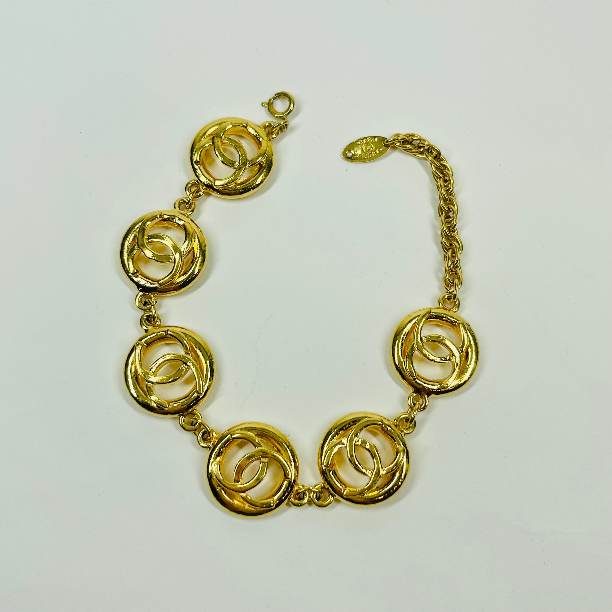 1982 CHANEL CC LOGO COIN LINKS BRACELET