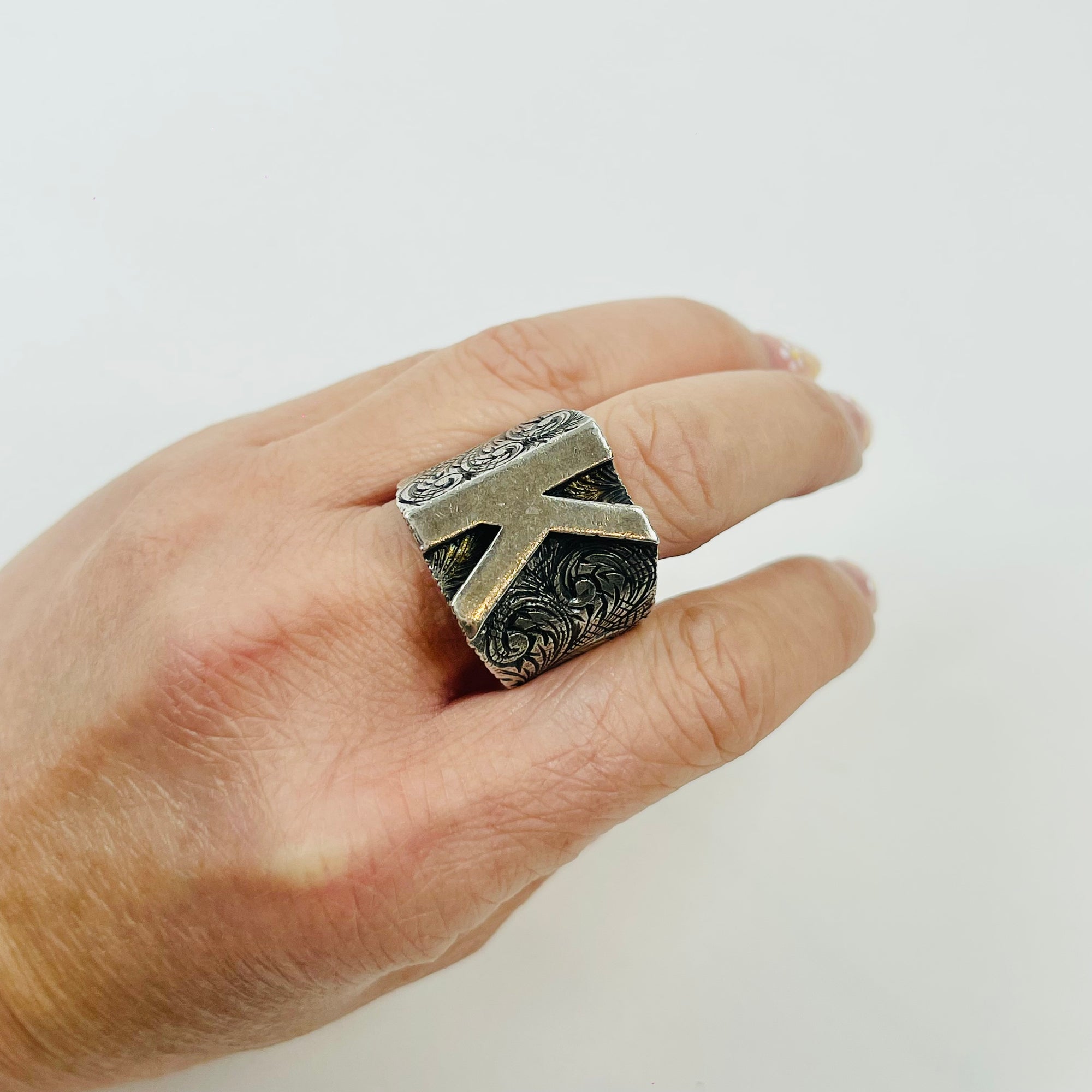 1990s TOM FORD ERA GUCCI ETCHED SIGNET SILVER RING